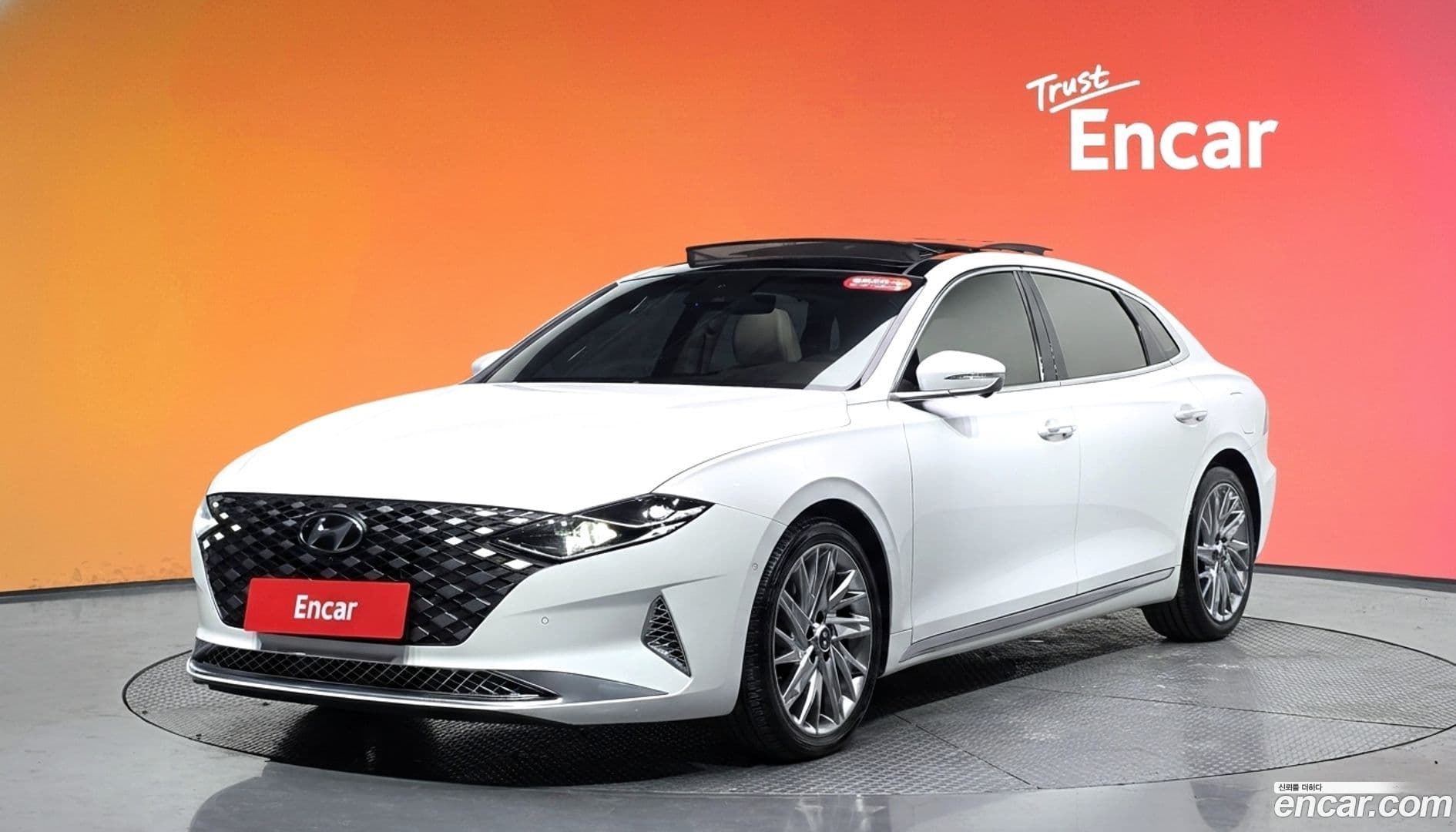 Main__Slider__Photo:Grandeur Hyundai 2020.5-0