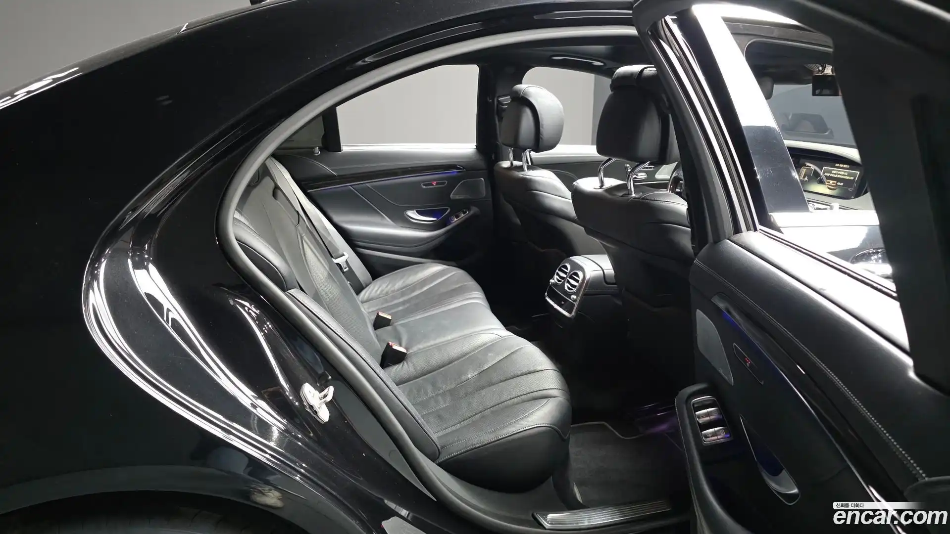 S-Class Mercedes-Benz 2015.8-OPTION-016