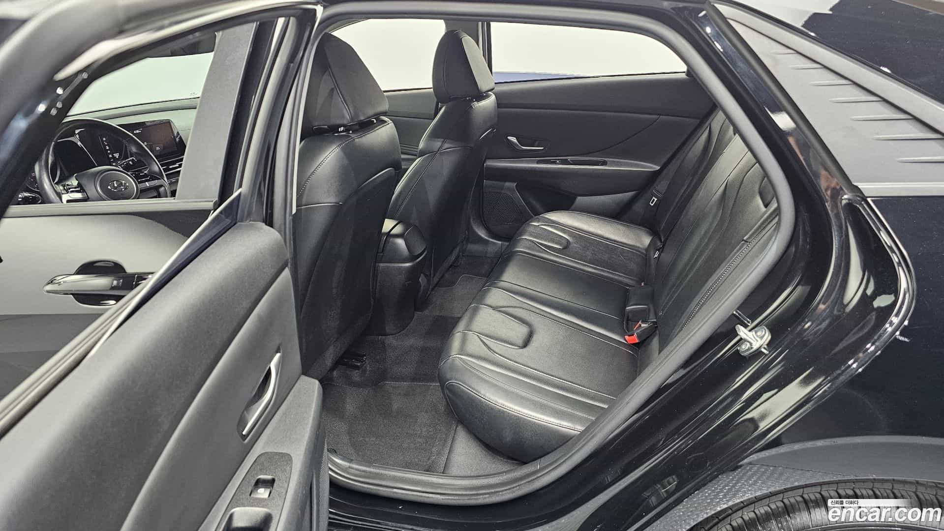 AVANTE Hyundai 2021.3-OPTION-015
