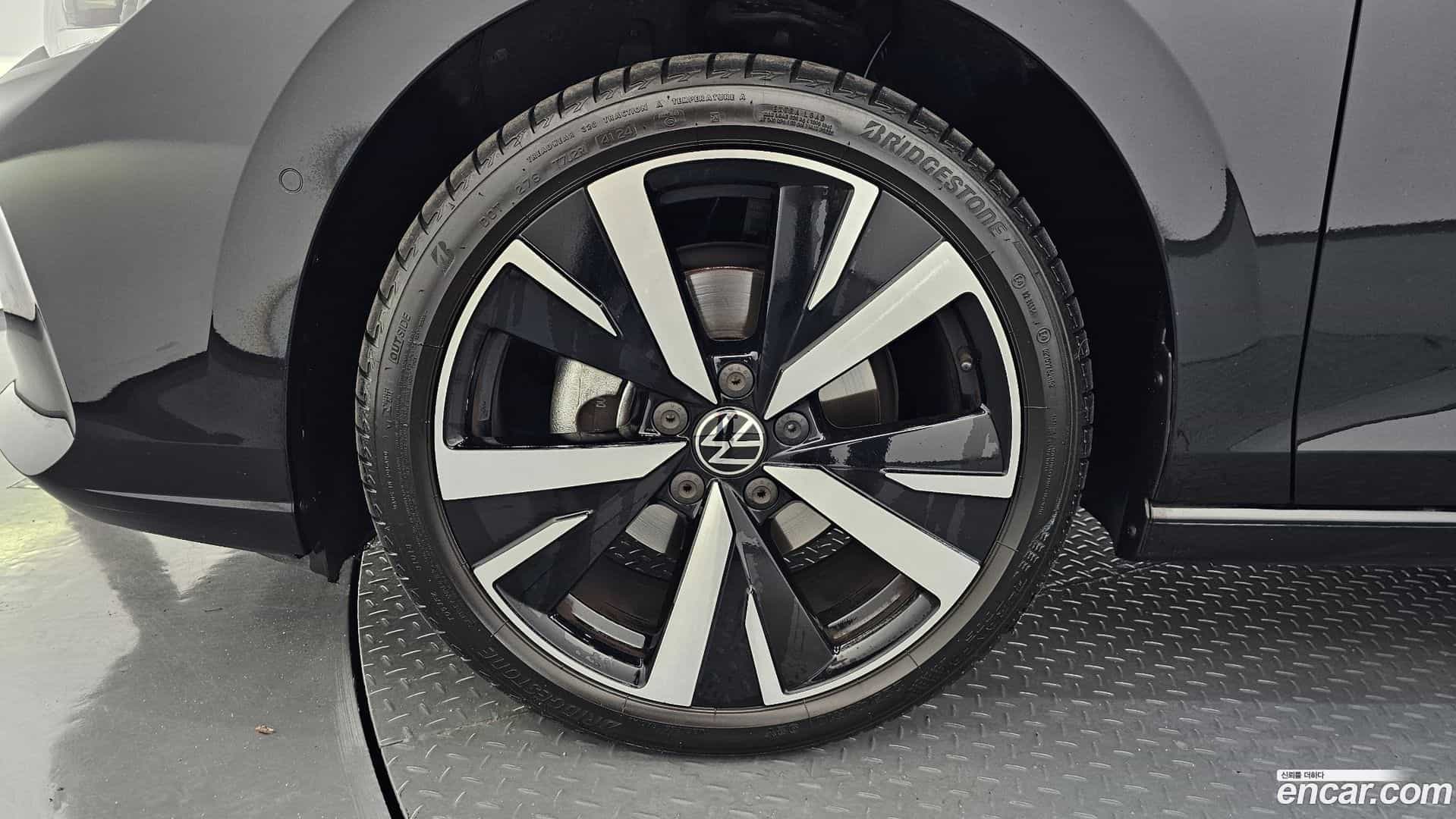Golf Volkswagen 2025.2-OUTER-005