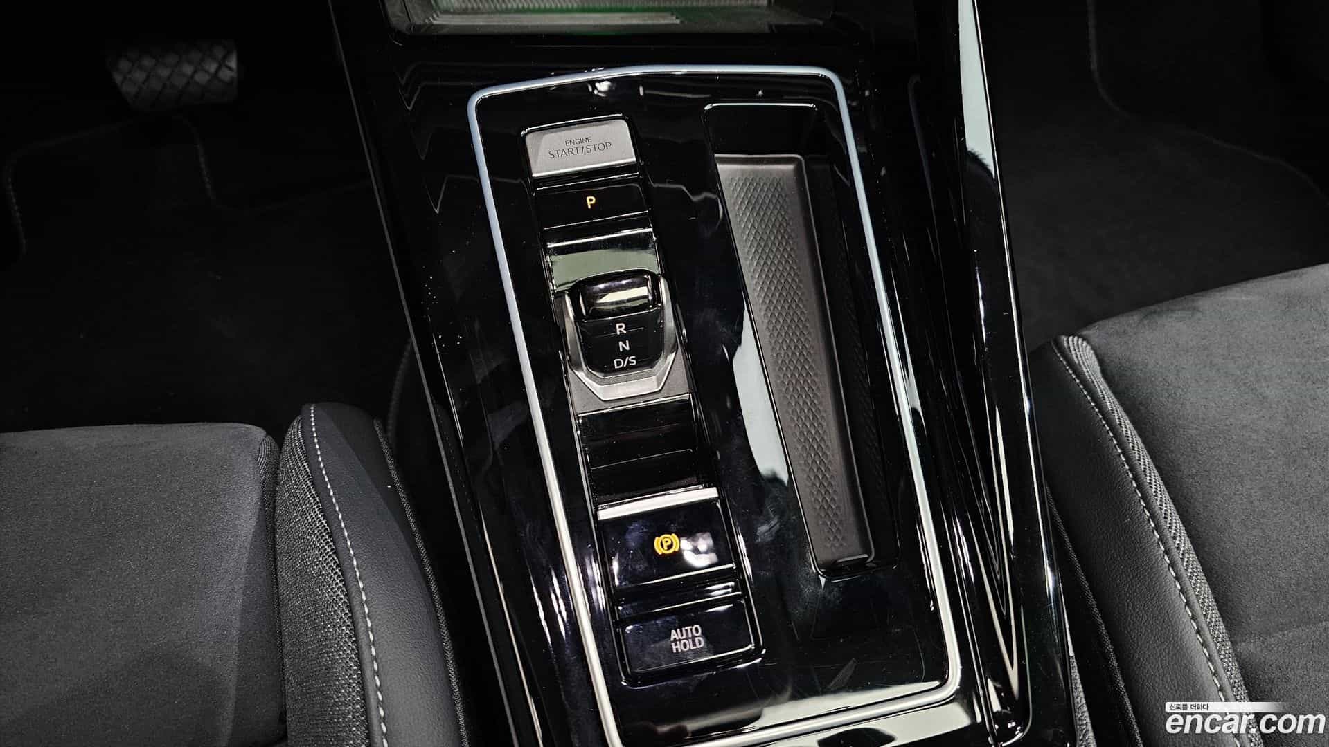 Golf Volkswagen 2025.2-INNER-009