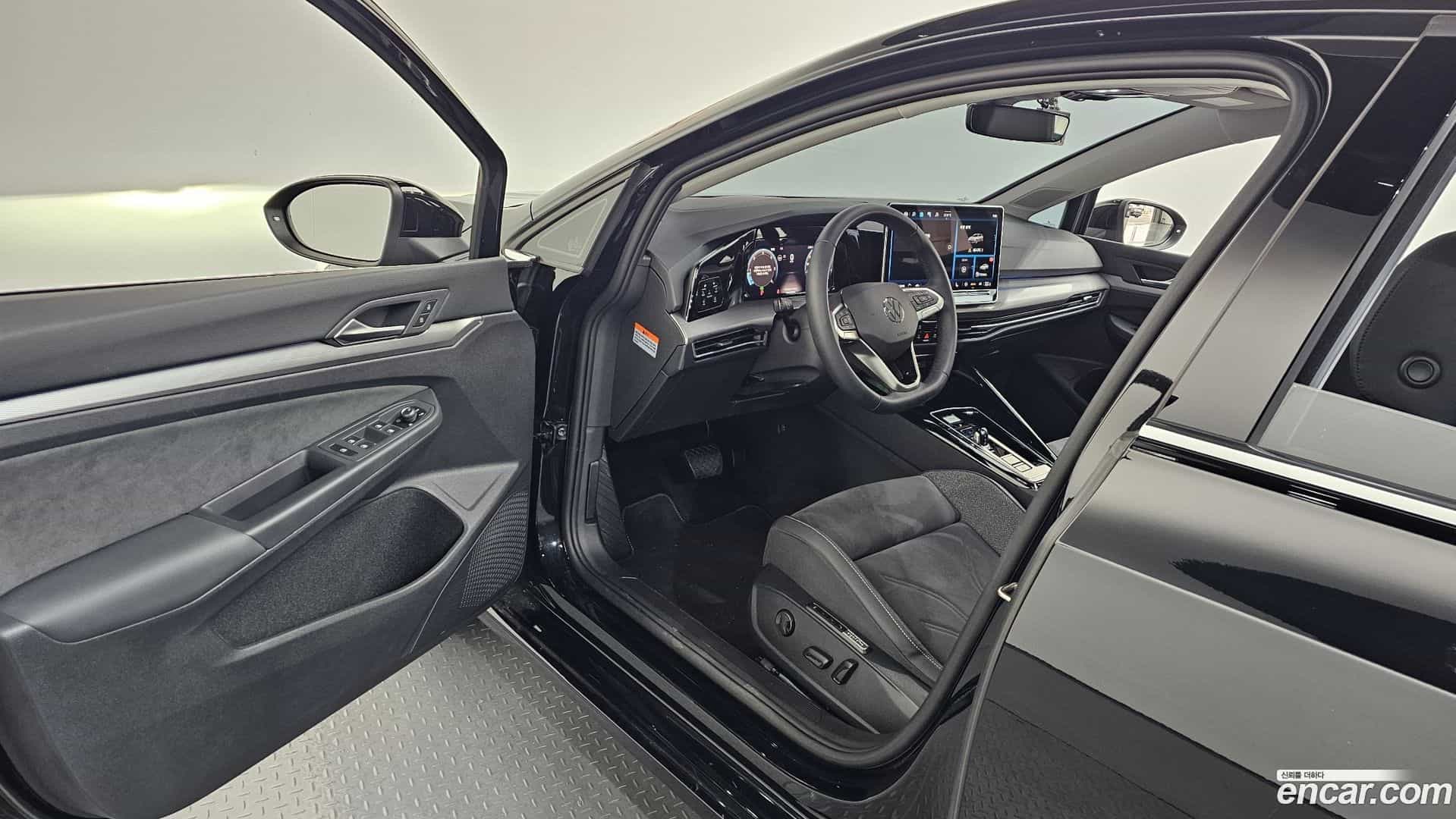 Golf Volkswagen 2025.2-INNER-010