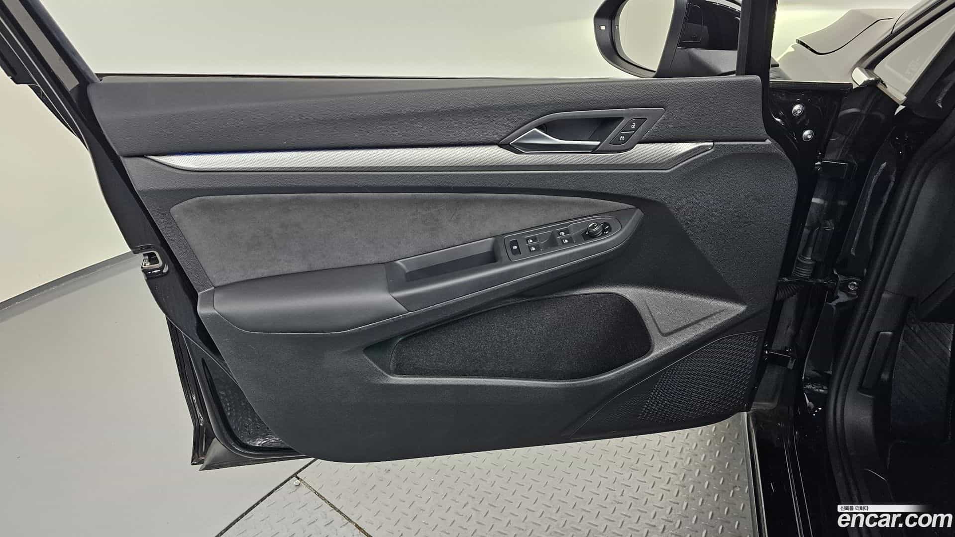 Golf Volkswagen 2025.2-INNER-034