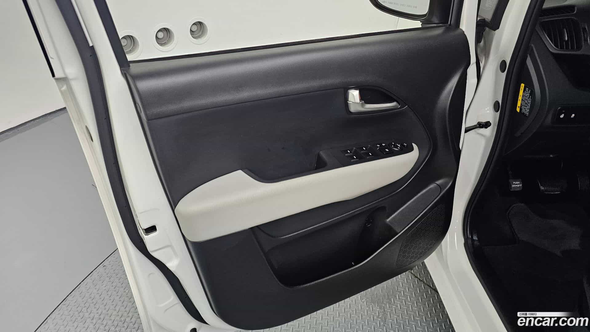 RAY Kia 2022.8-INNER-034