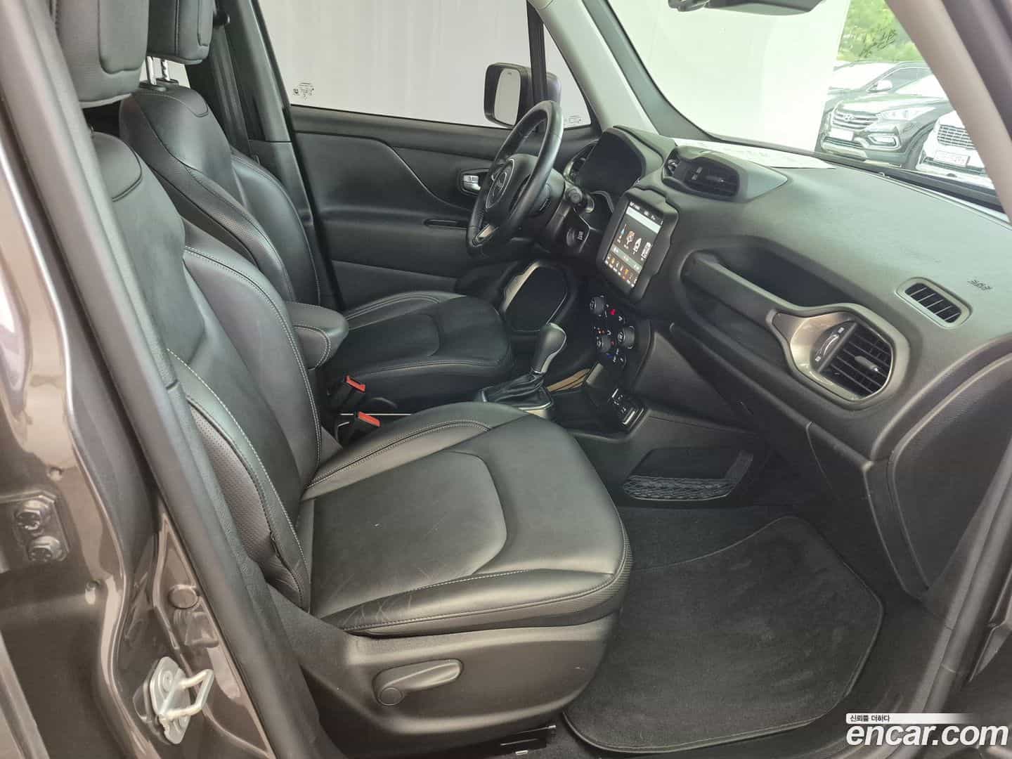 Renegade Jeep 2020.2-INNER-009