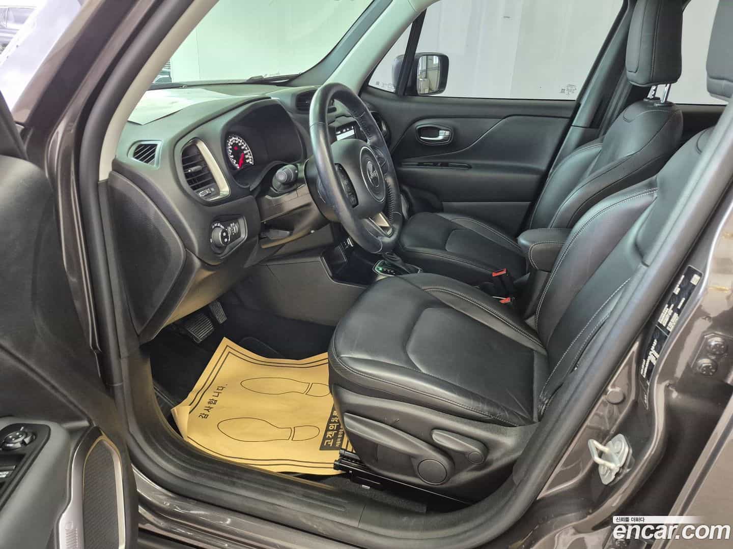 Renegade Jeep 2020.2-INNER-010
