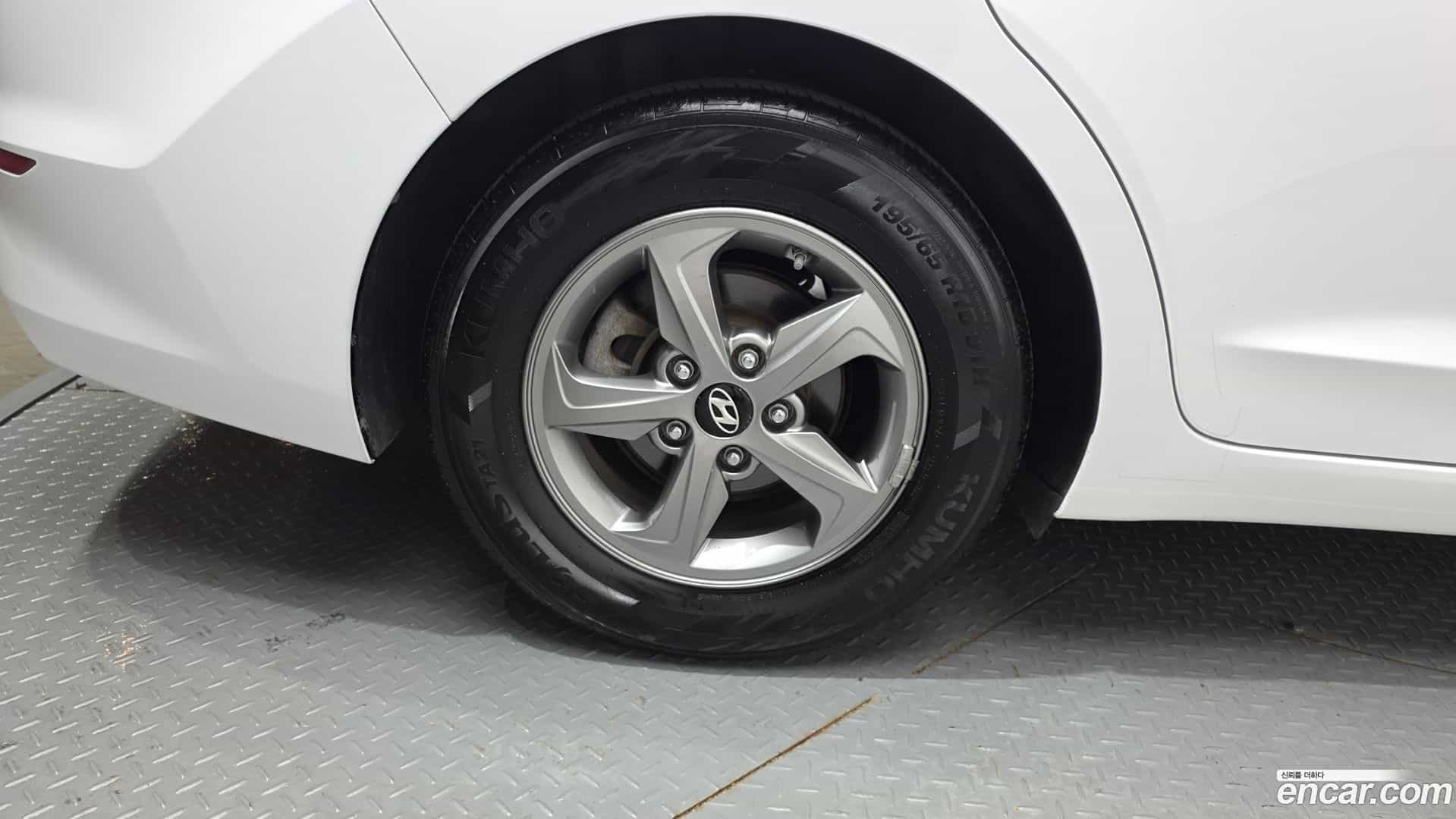 AVANTE Hyundai 2017.0-OUTER-005