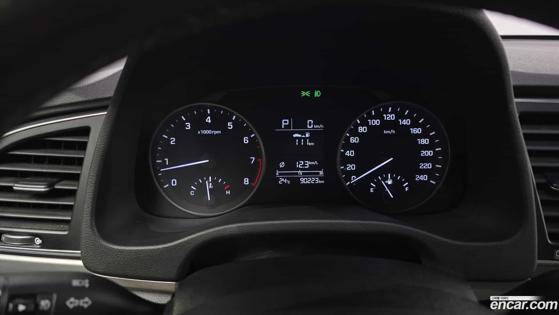AVANTE Hyundai 2017.0-INNER-008