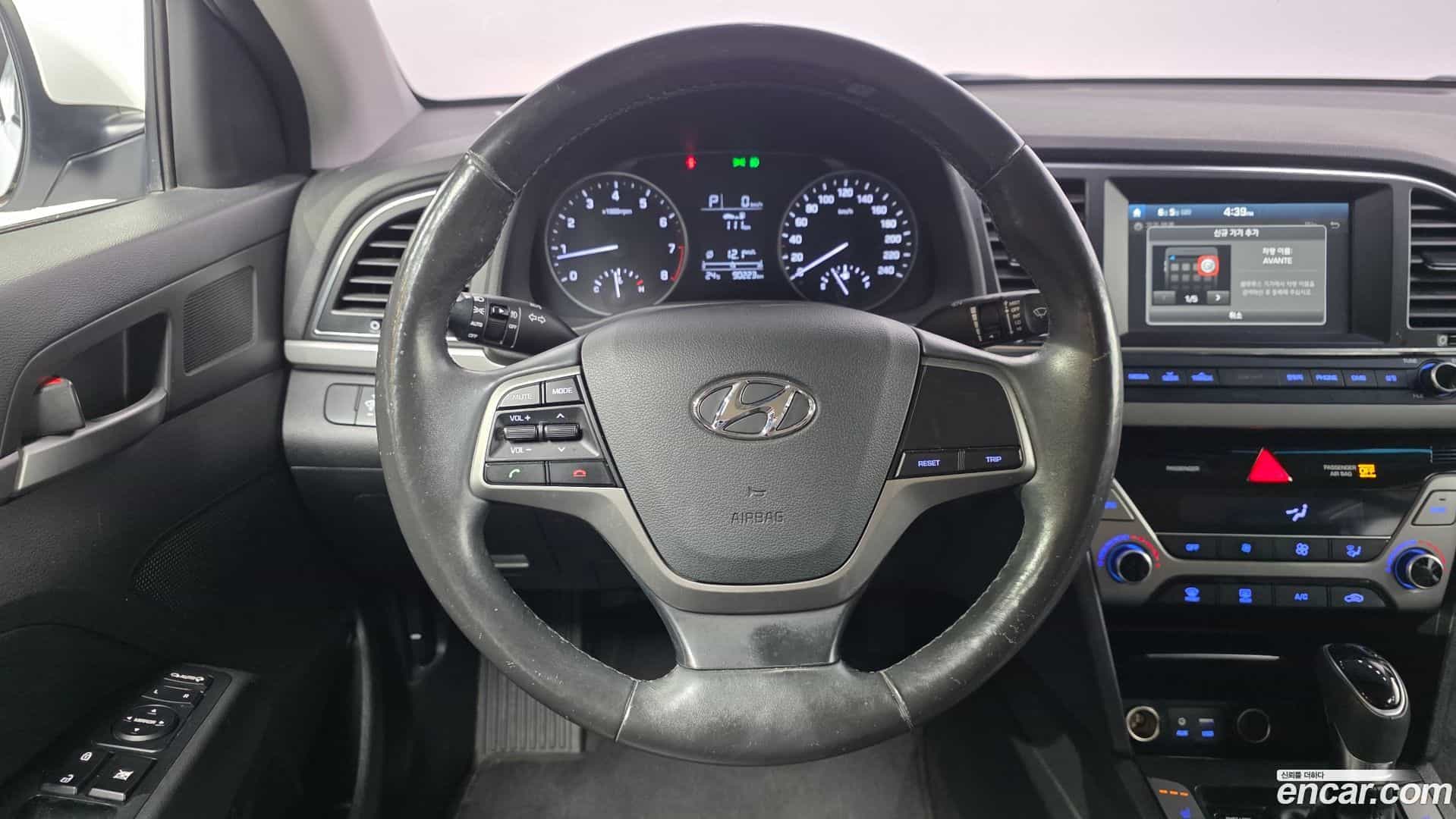 AVANTE Hyundai 2017.0-OPTION-017
