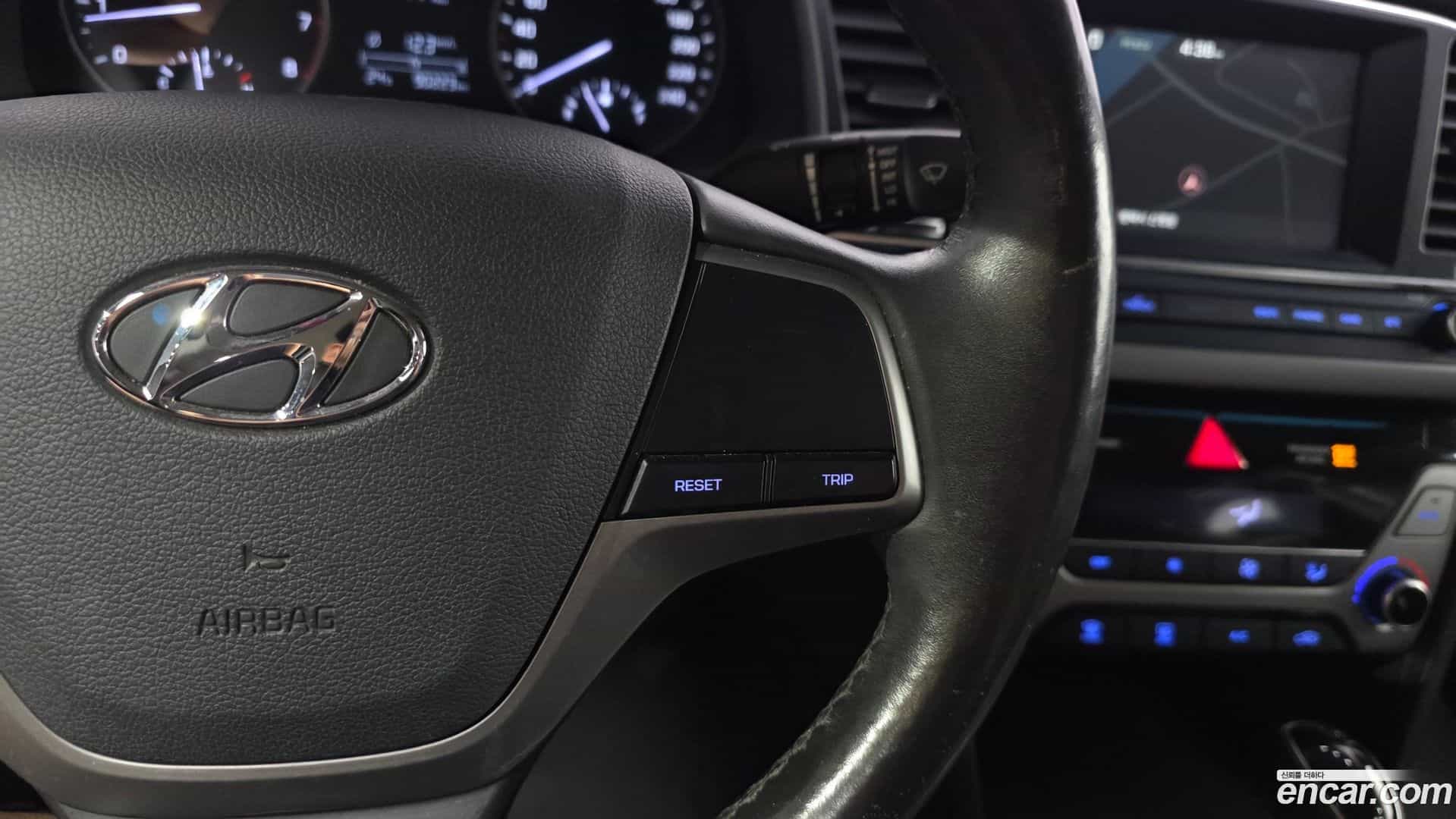 AVANTE Hyundai 2017.0-OPTION-022