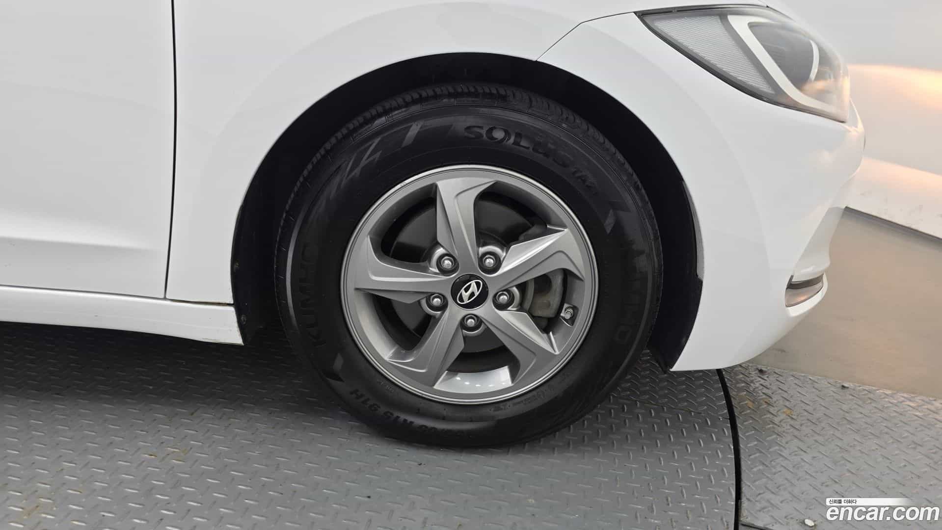 AVANTE Hyundai 2017.0-OUTER-031