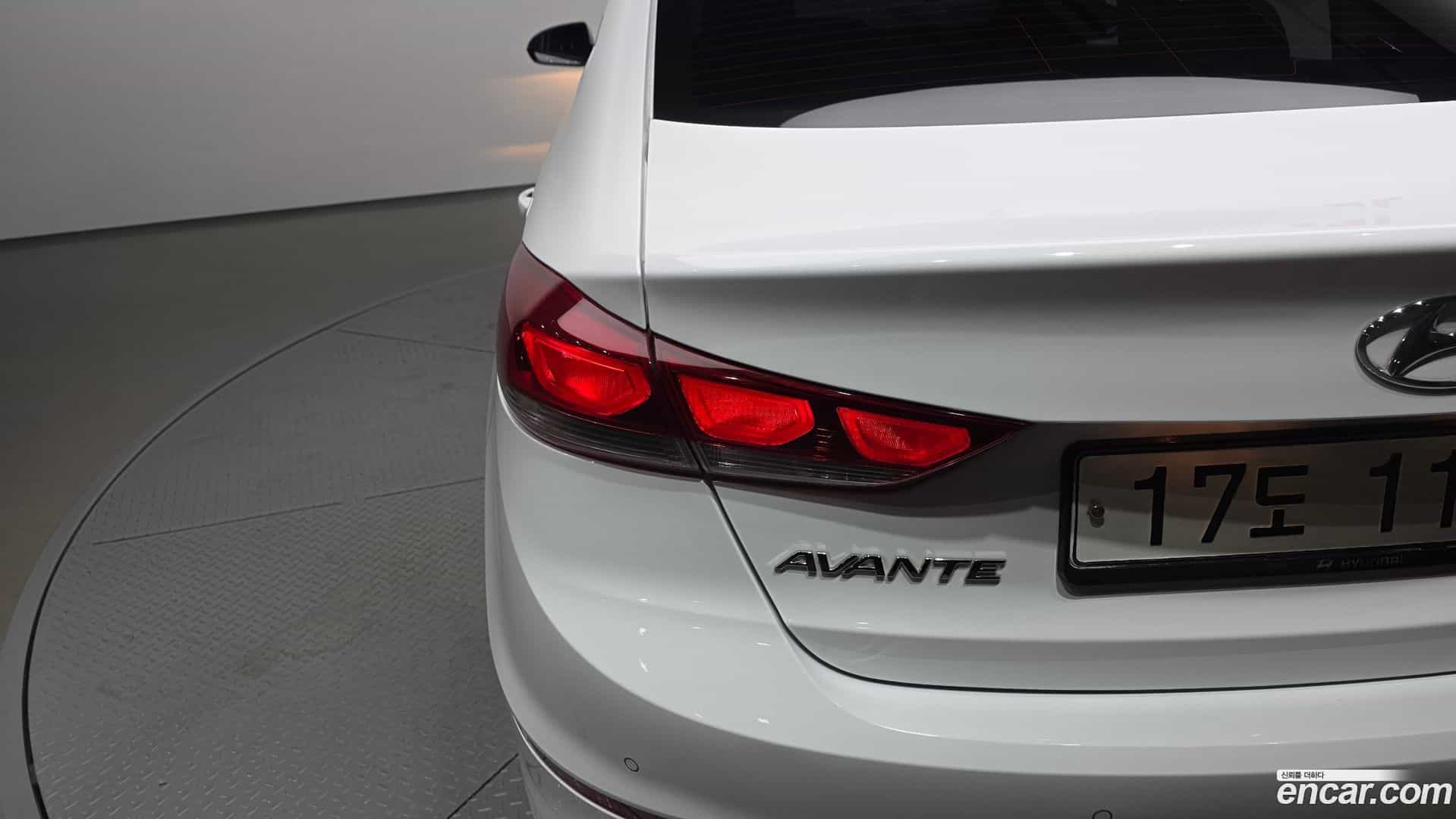 AVANTE Hyundai 2017.0-OUTER-033