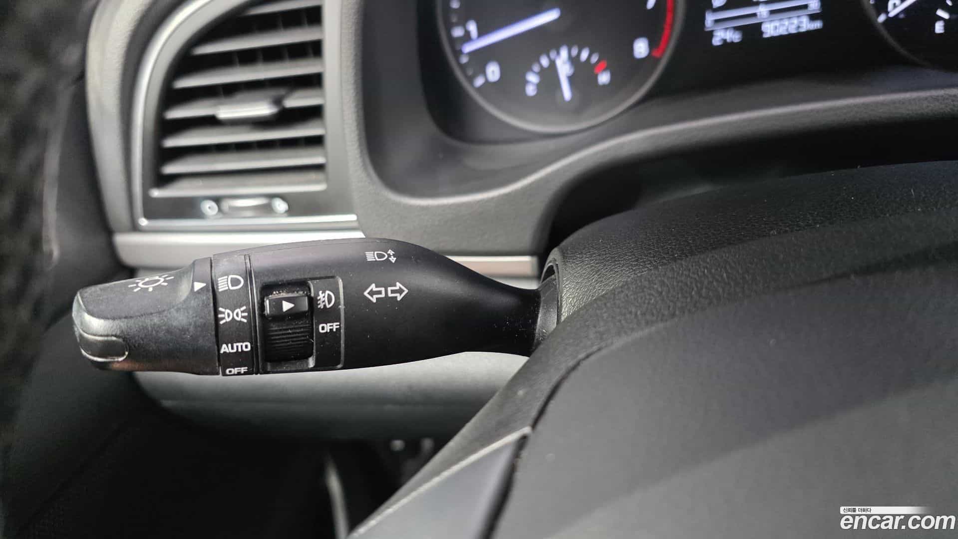 AVANTE Hyundai 2017.0-OPTION-042