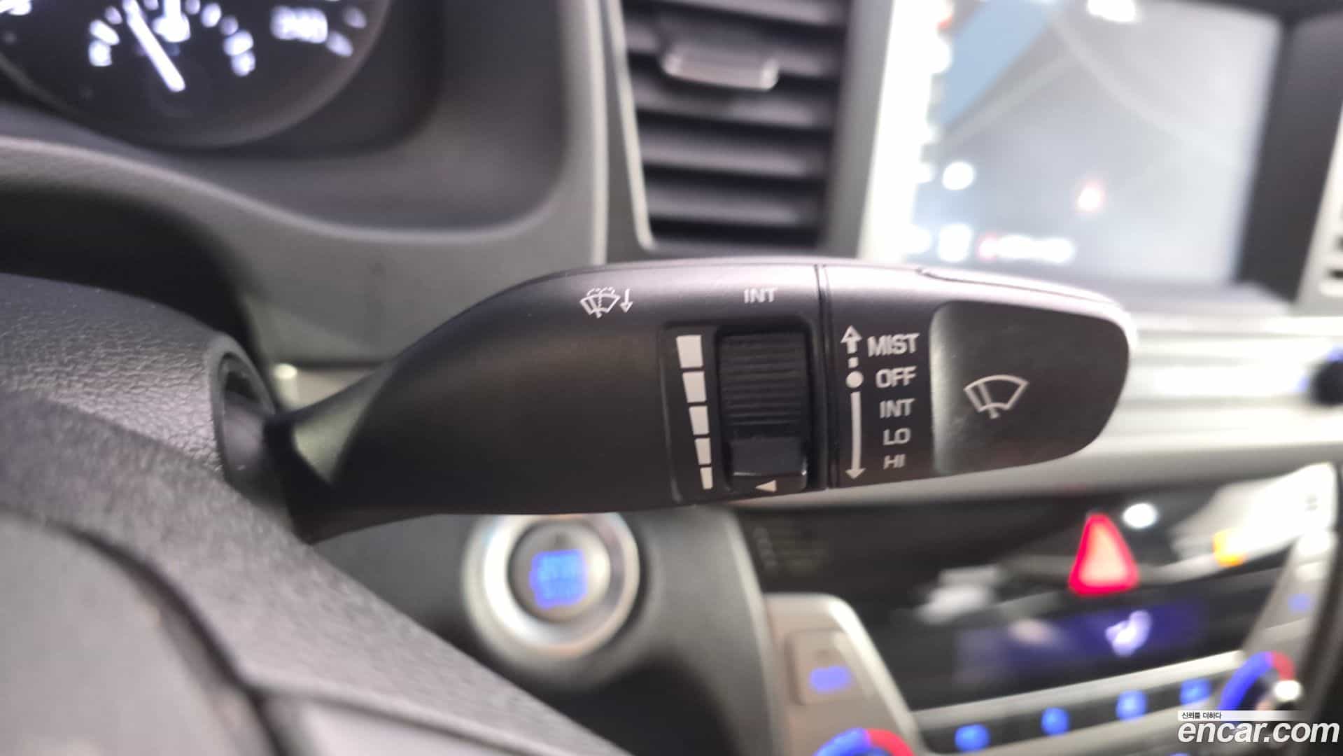 AVANTE Hyundai 2017.0-OPTION-043