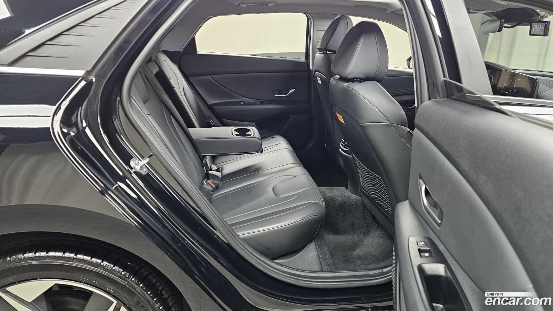 AVANTE Hyundai 2021.4-OPTION-015
