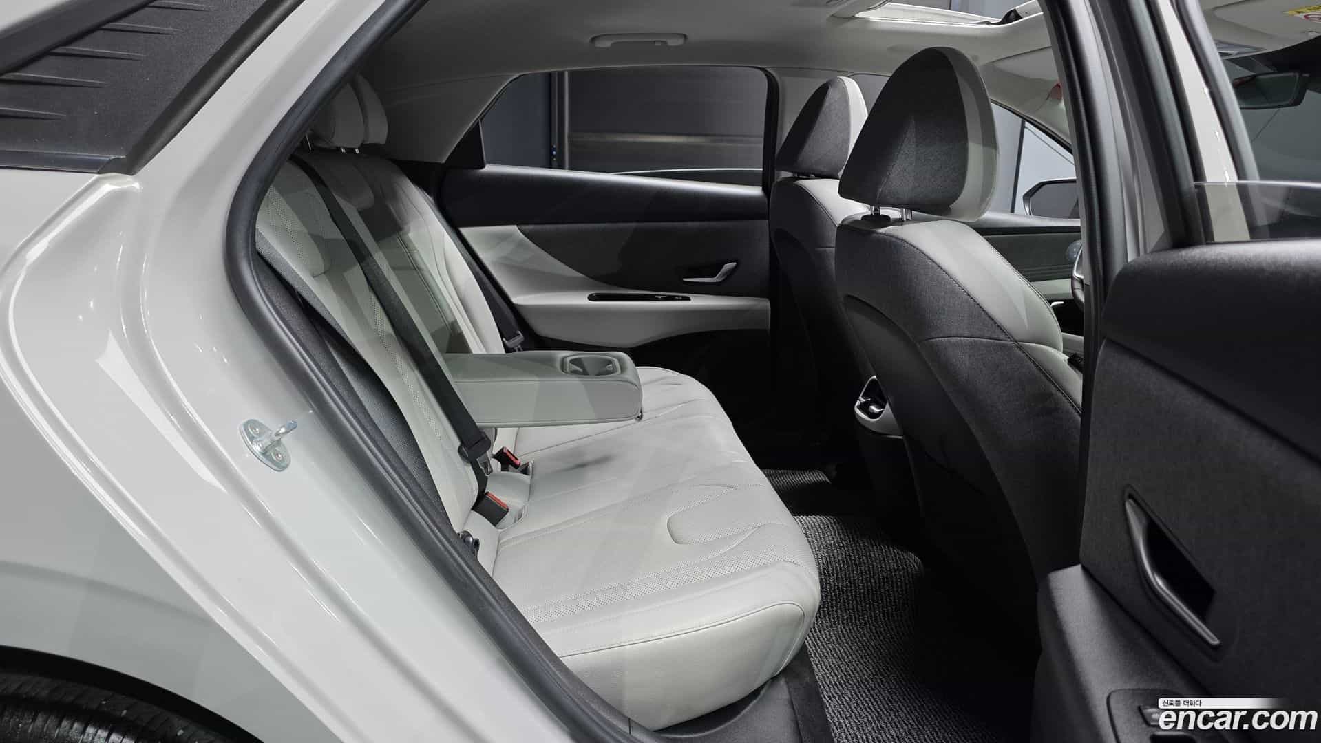 AVANTE Hyundai 2020.8-OPTION-016