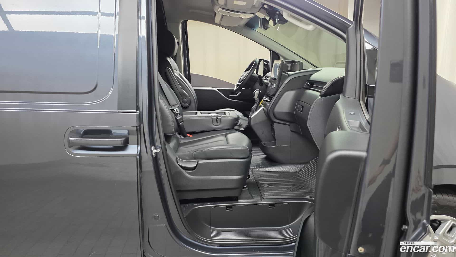 Staria Hyundai 2022.2-INNER-036