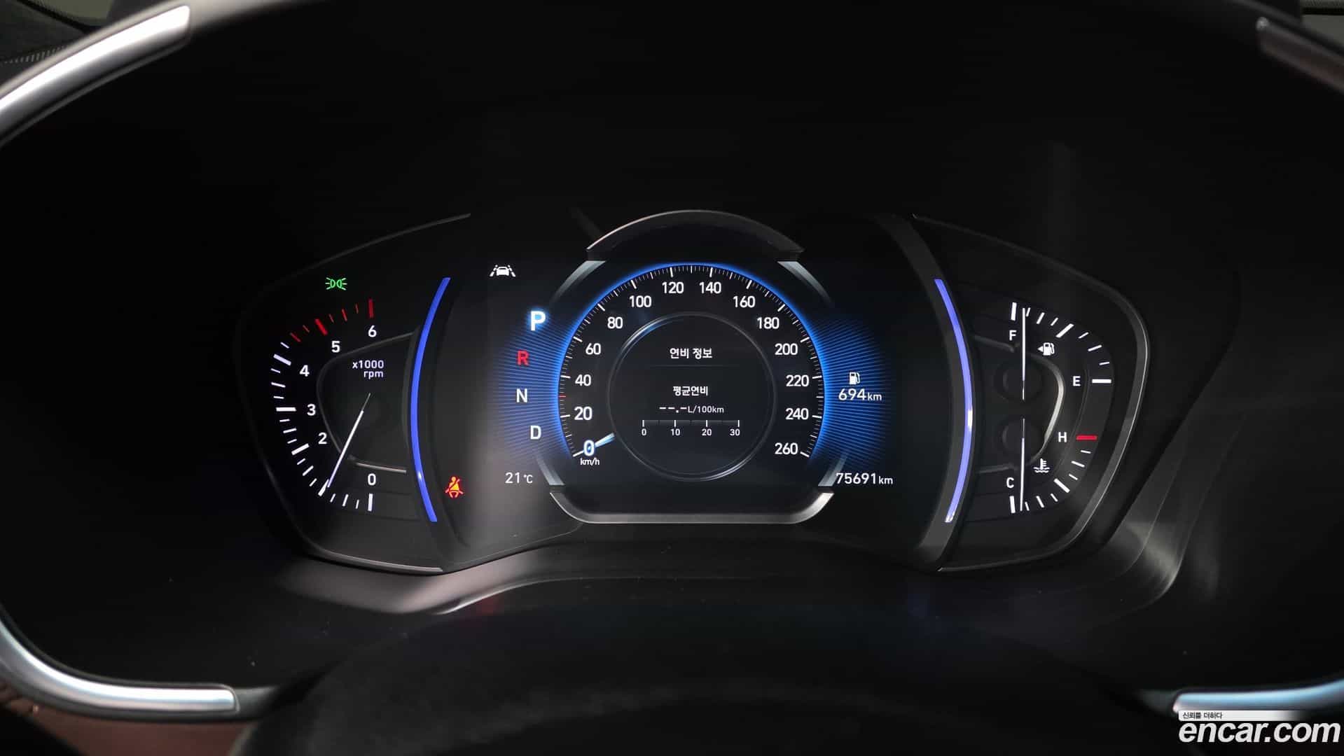 Santafe Hyundai 2018.8-INNER-008