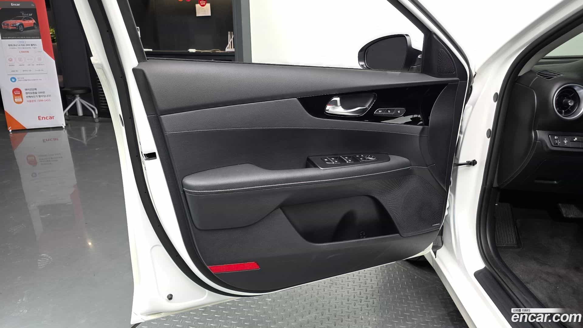 K3 Kia 2022.0-INNER-034