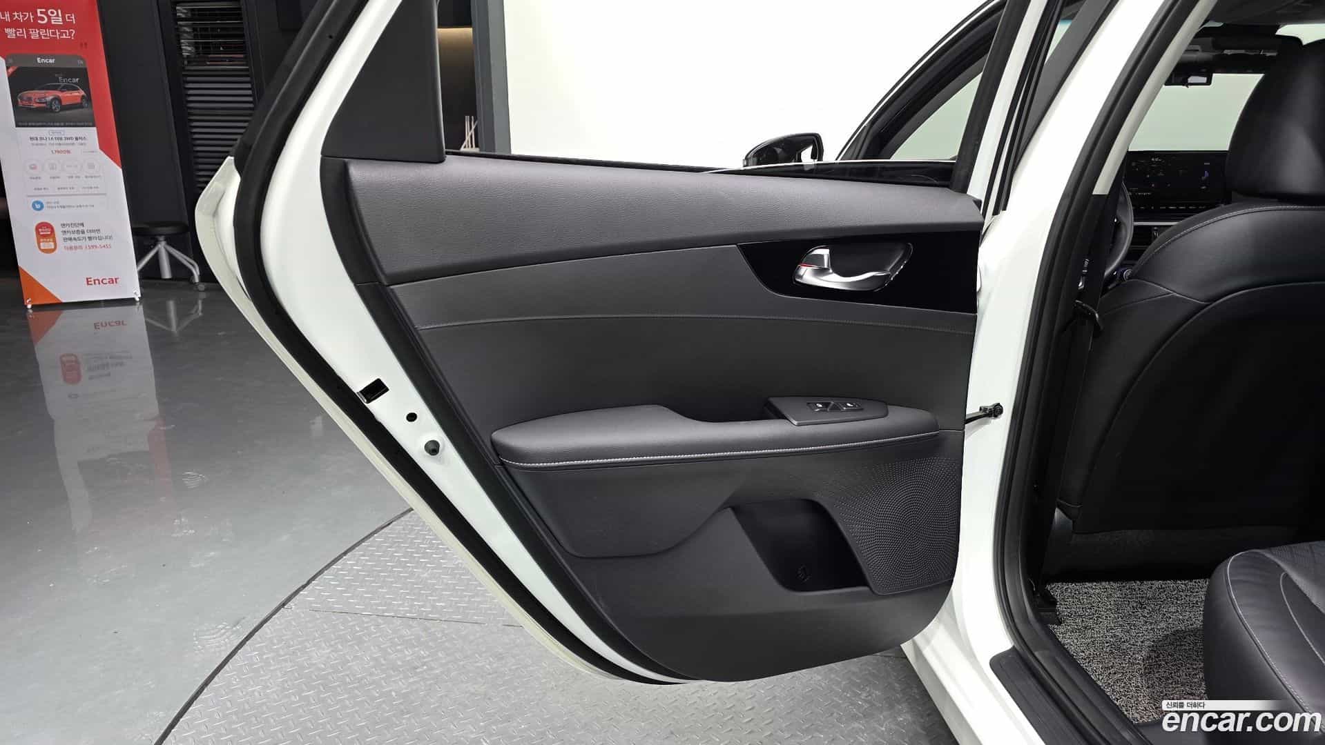 K3 Kia 2022.0-INNER-035