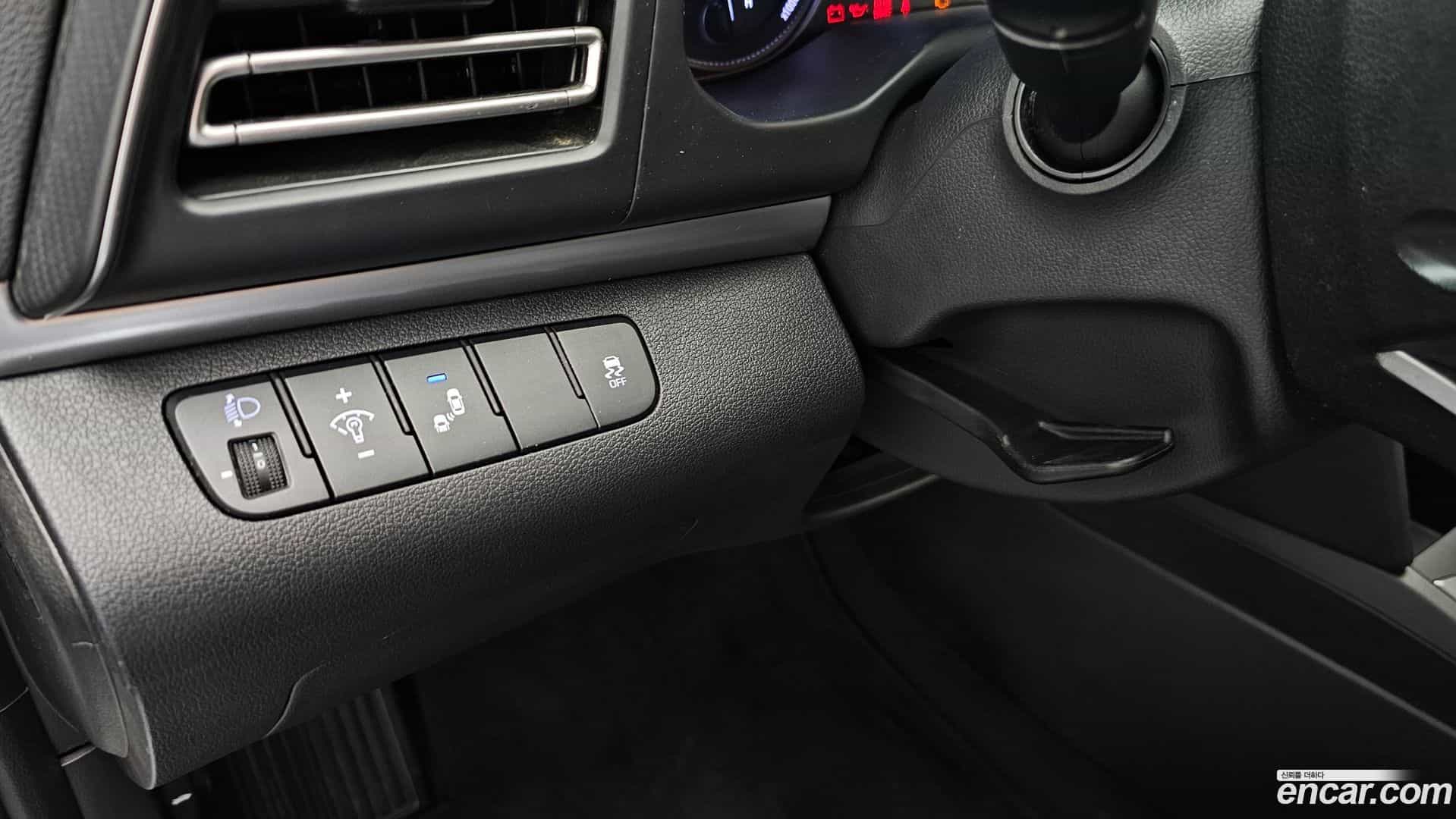AVANTE Hyundai 2019.11-OPTION-023