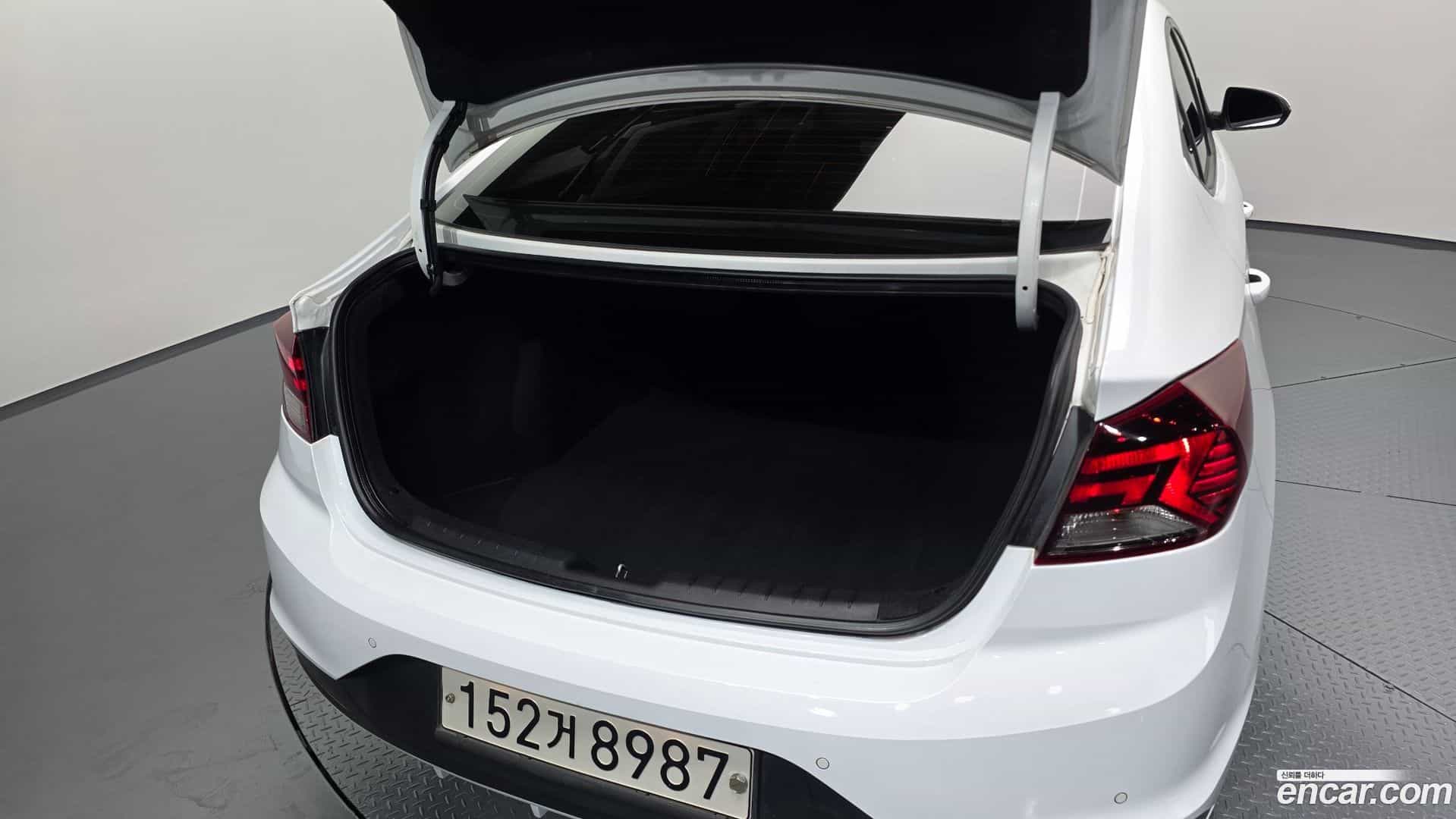 AVANTE Hyundai 2019.11-OPTION-043