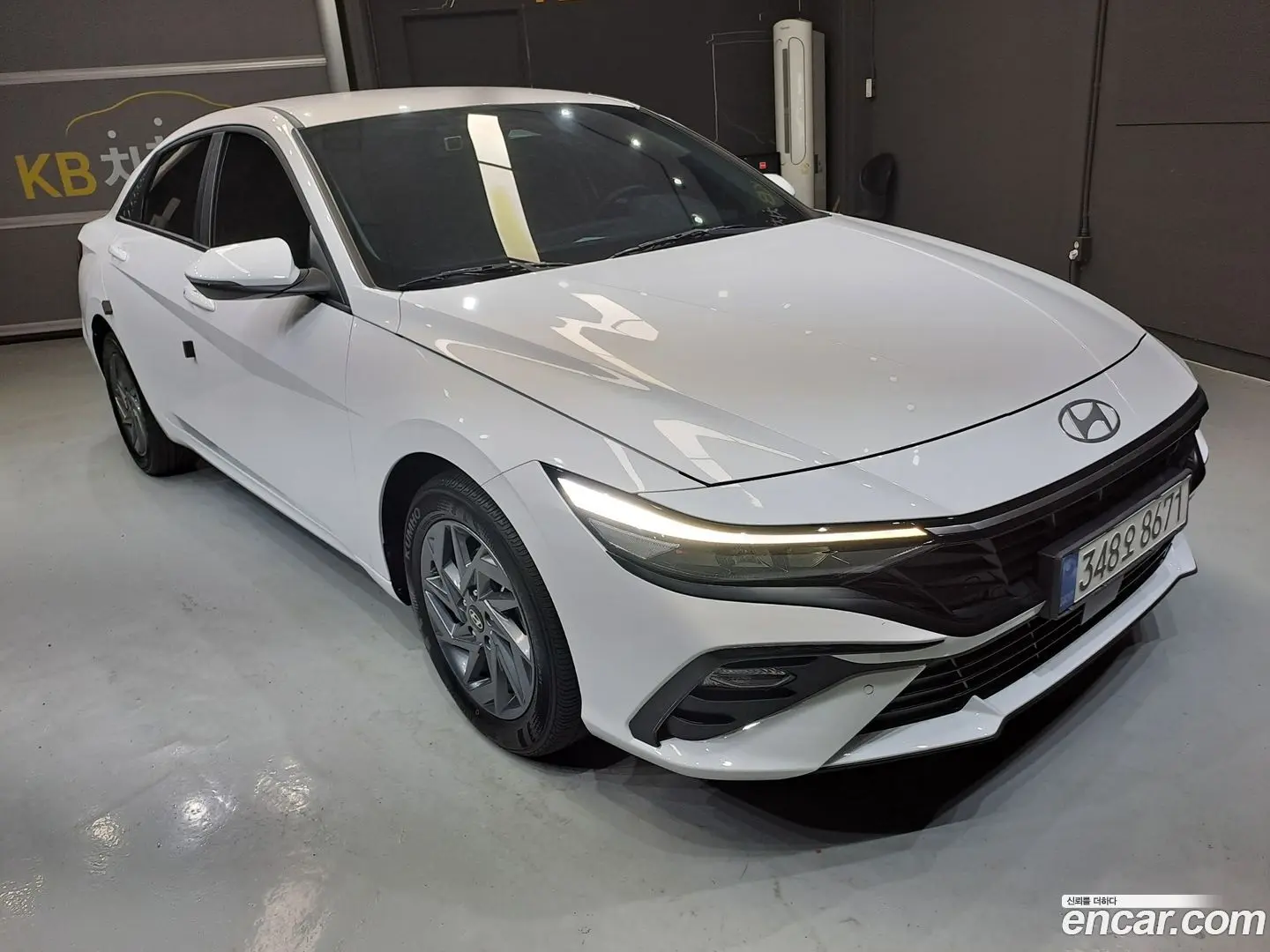 Main__Slider__Photo:AVANTE Hyundai 2023.9-0