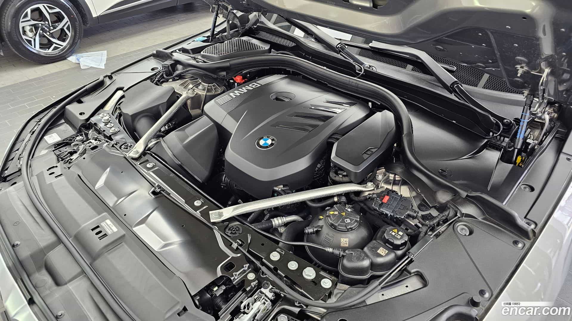 5-Series BMW 2025.8-OUTER-006