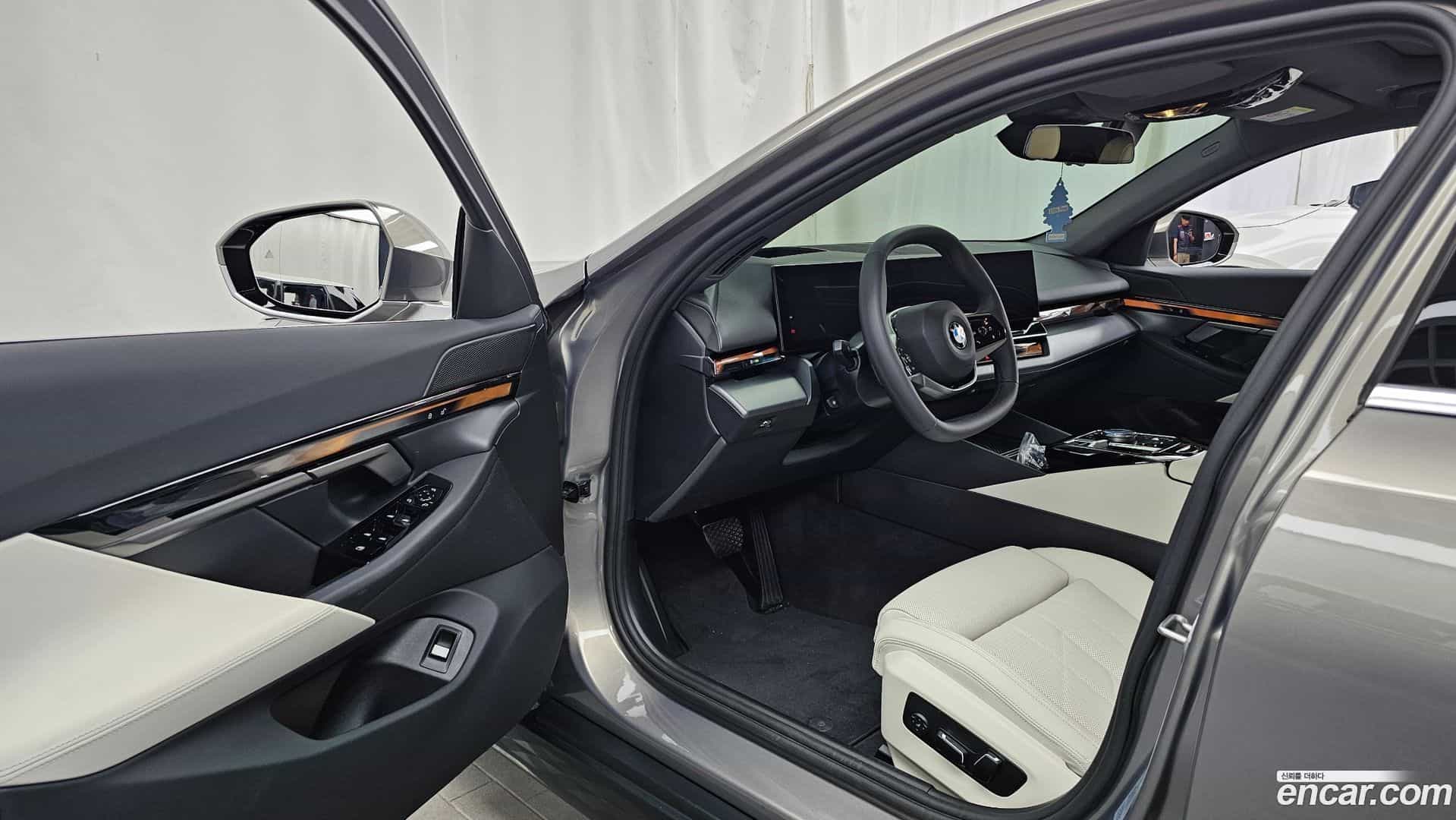 5-Series BMW 2025.8-INNER-010