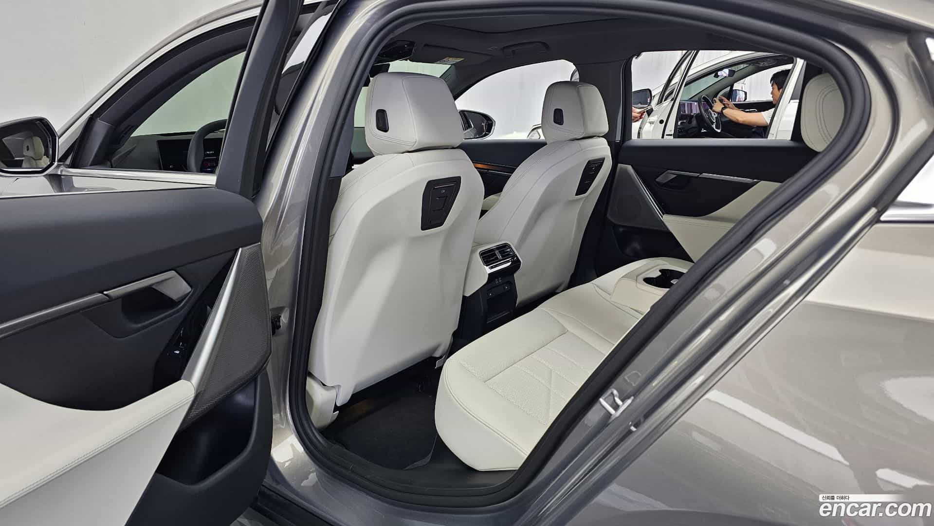 5-Series BMW 2025.8-INNER-036