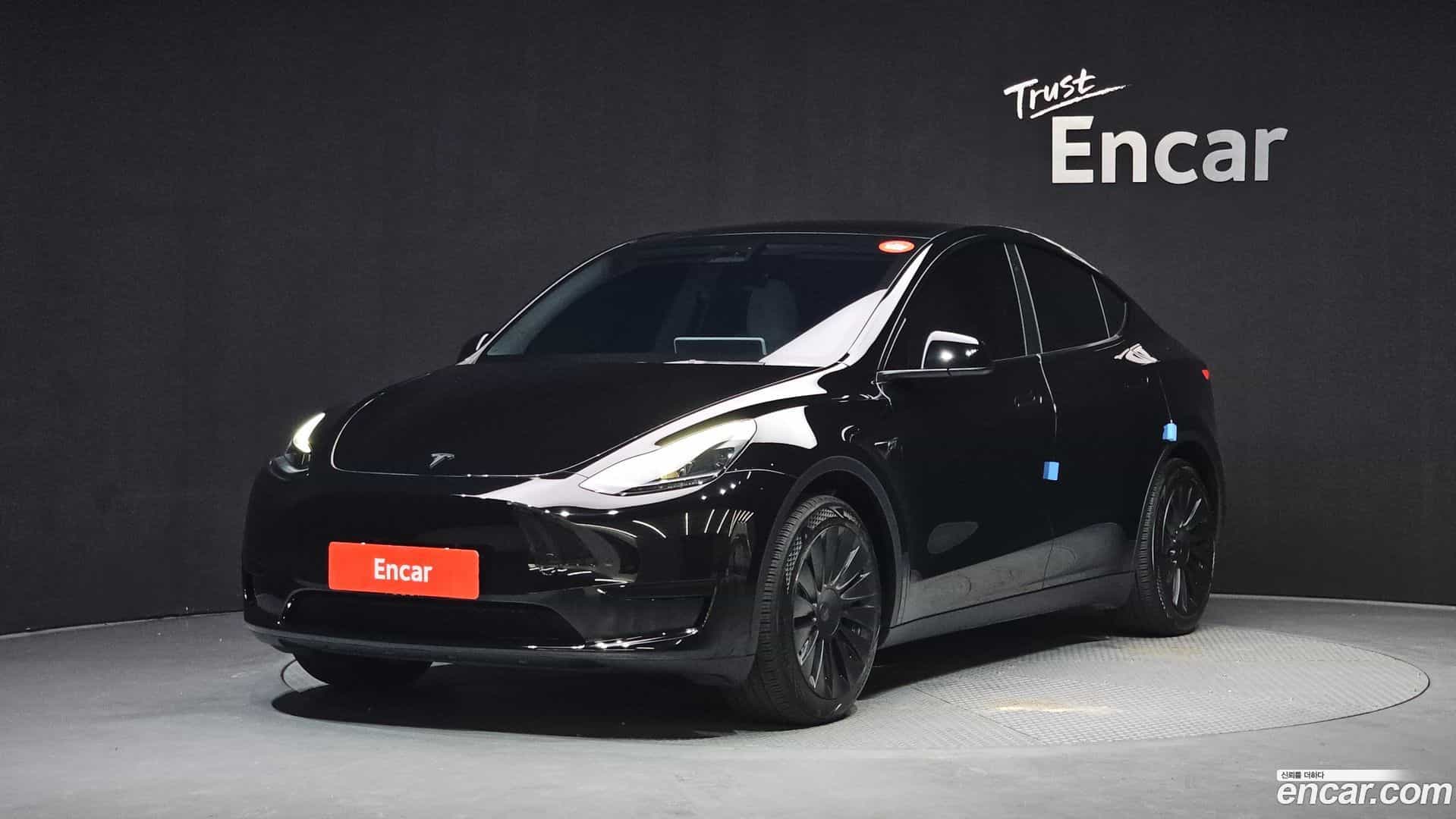 Model Y Tesla 2023.8-OUTER-001