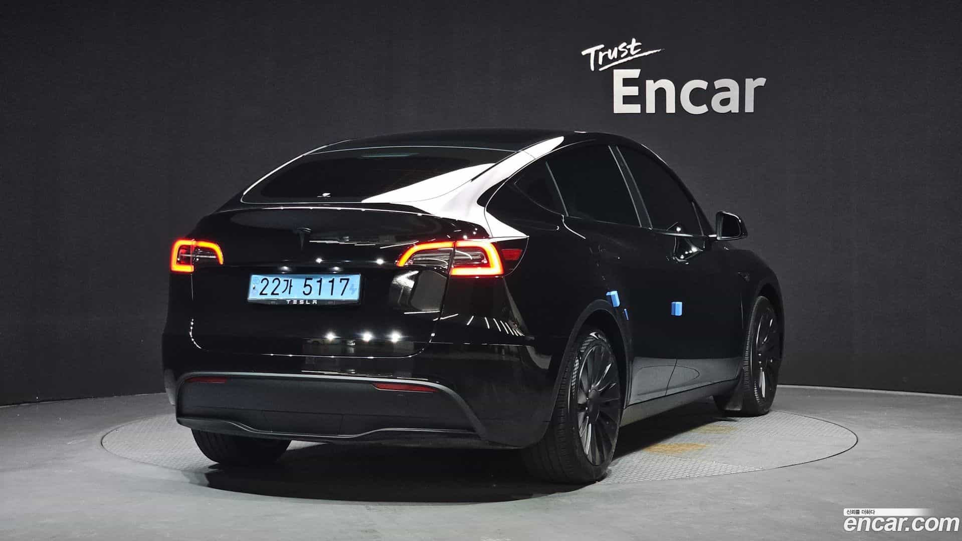 Model Y Tesla 2023.8-OUTER-002