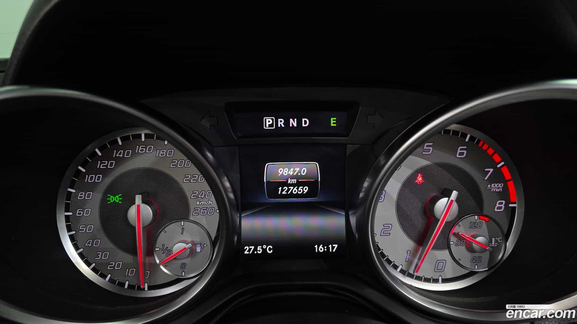 SLK-Class Mercedes-Benz 2013.8-INNER-008