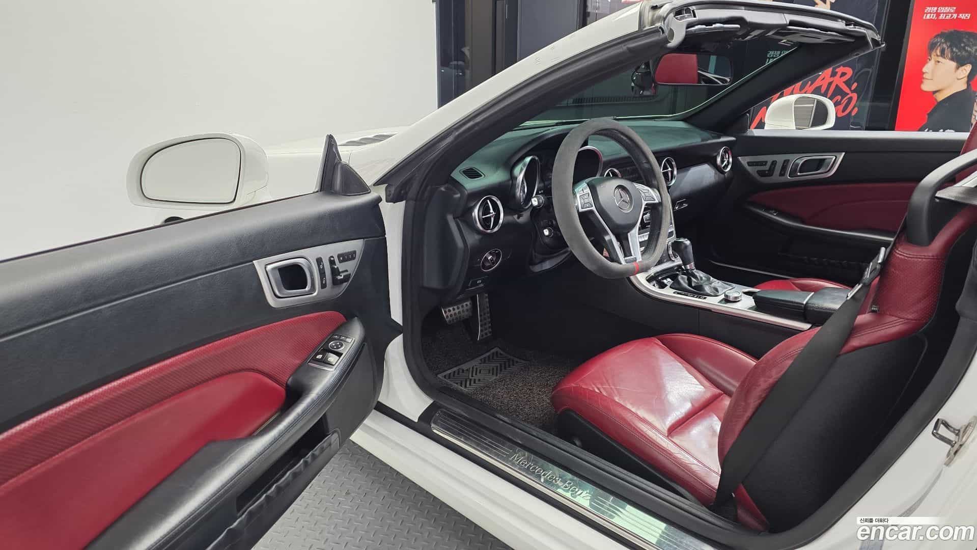 SLK-Class Mercedes-Benz 2013.8-INNER-010