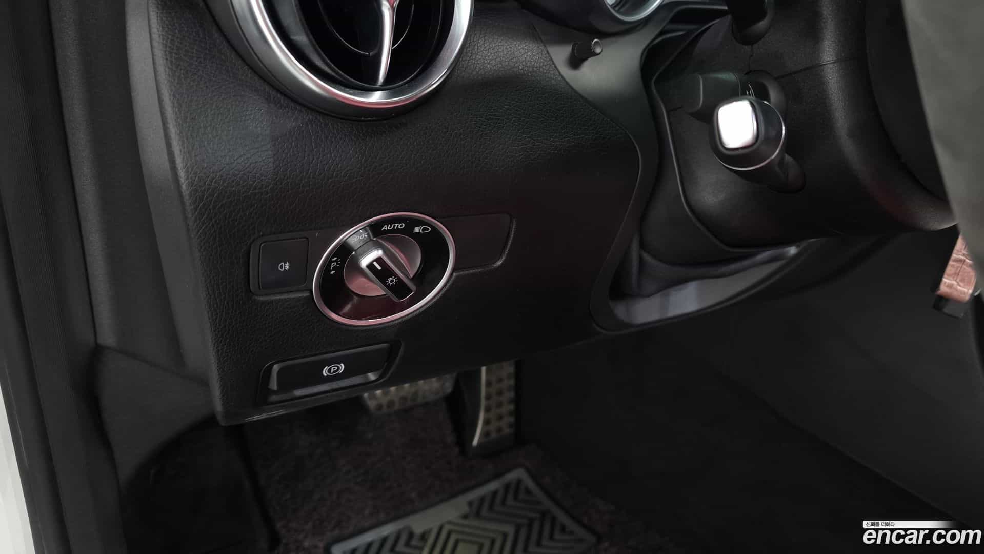 SLK-Class Mercedes-Benz 2013.8-OPTION-017