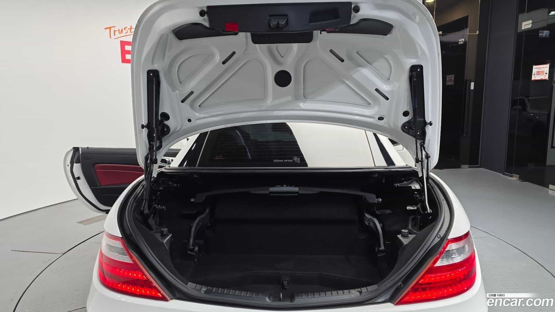 SLK-Class Mercedes-Benz 2013.8-OPTION-024