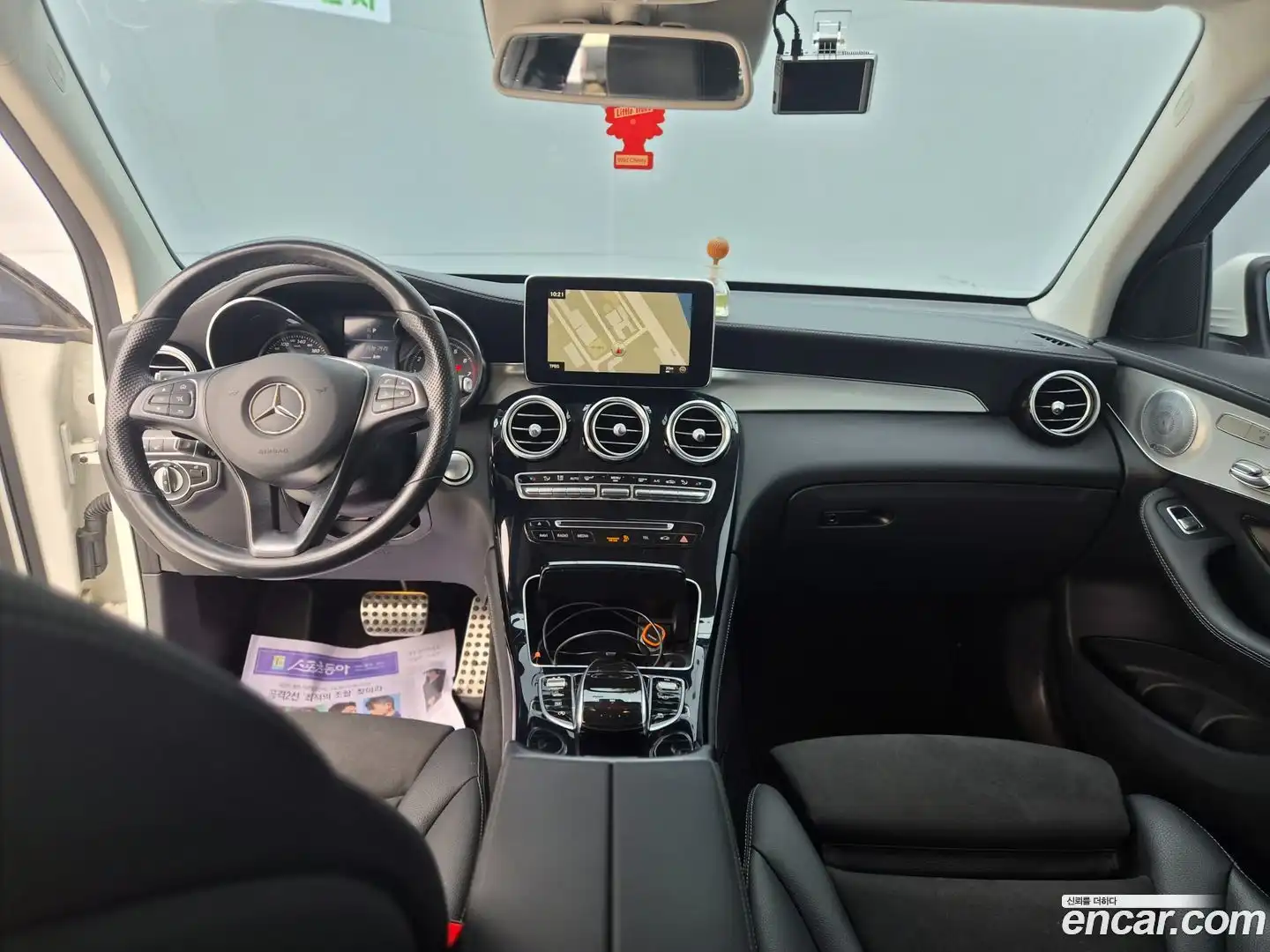 GLC-Class Mercedes-Benz 2019.10-INNER-007