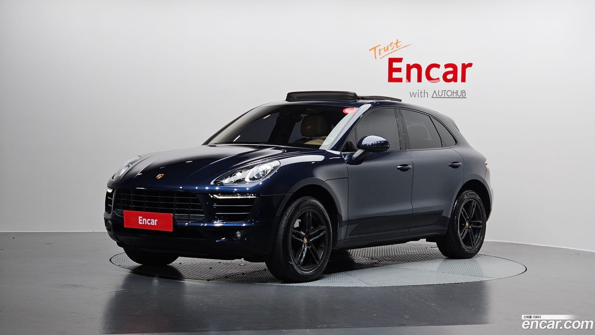 Main__Slider__Photo:Macan Porsche 2015.5-0