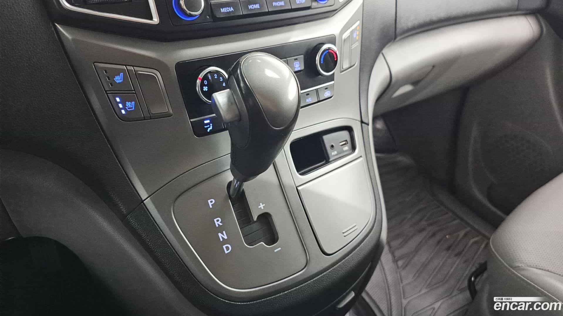 Starex Hyundai 2020.11-INNER-009