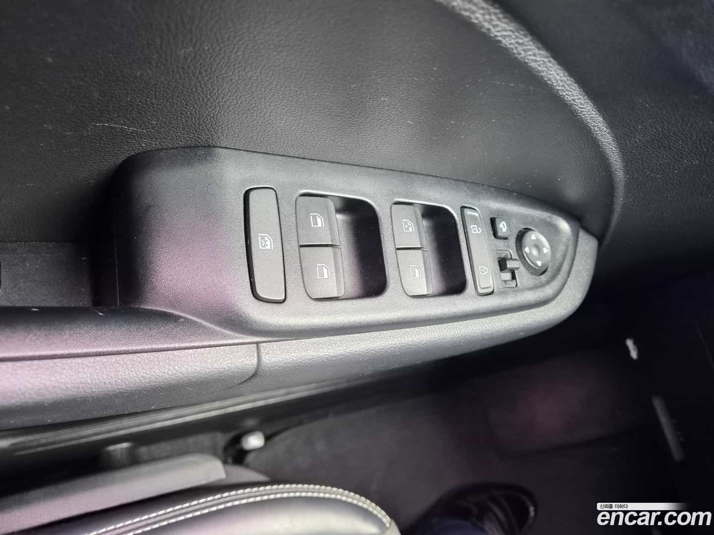 Venue Hyundai 2019.8-OUTER-006