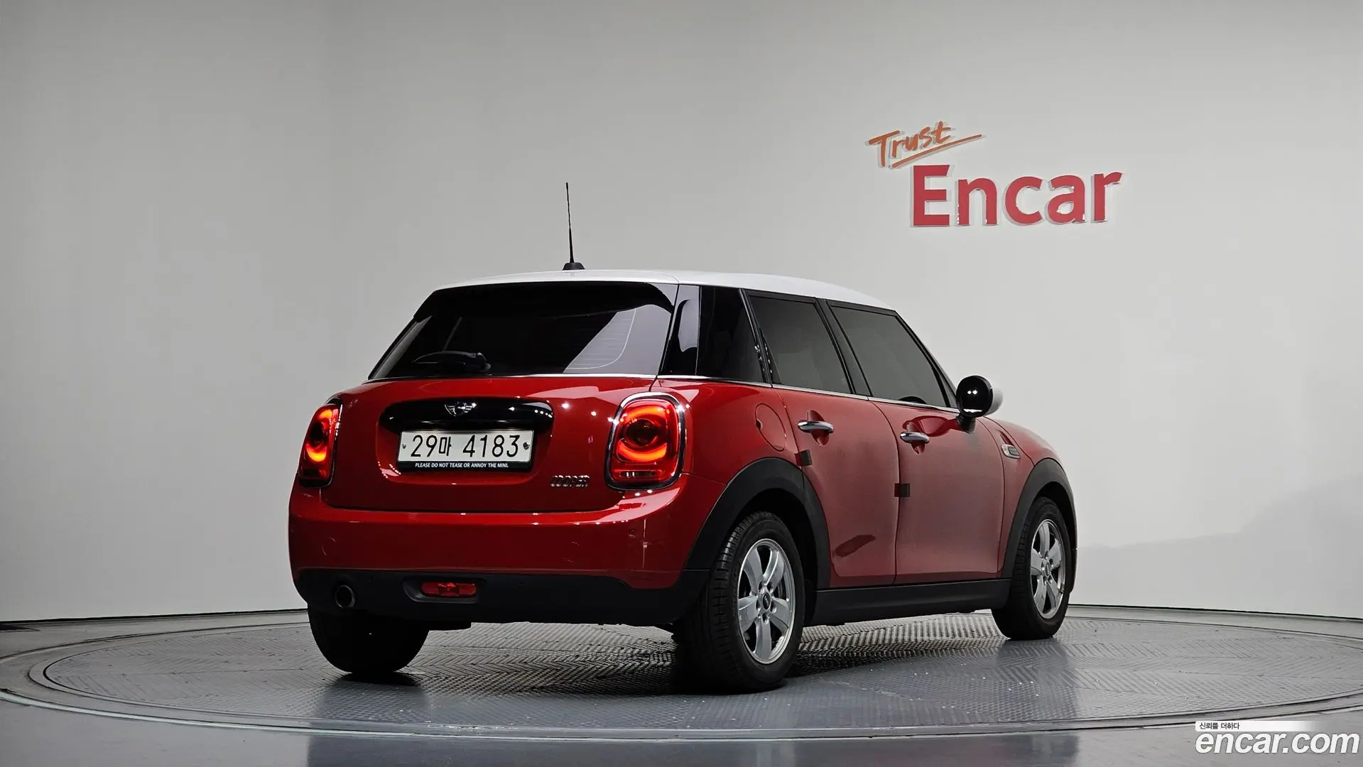 Main__Slider__Photo:Cooper Mini 2018.1-1