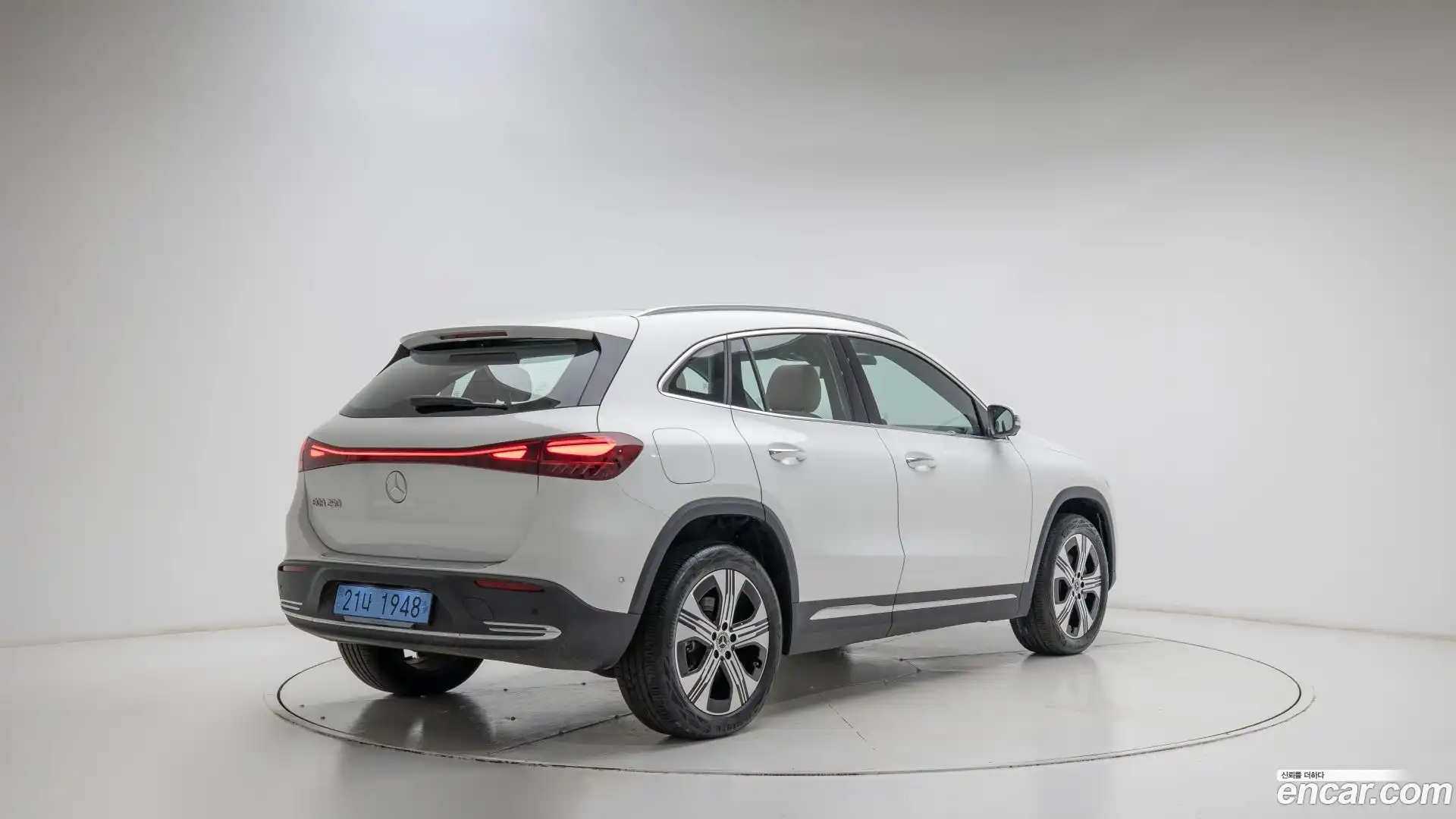 EQA Mercedes-Benz 2025.9-OUTER-002