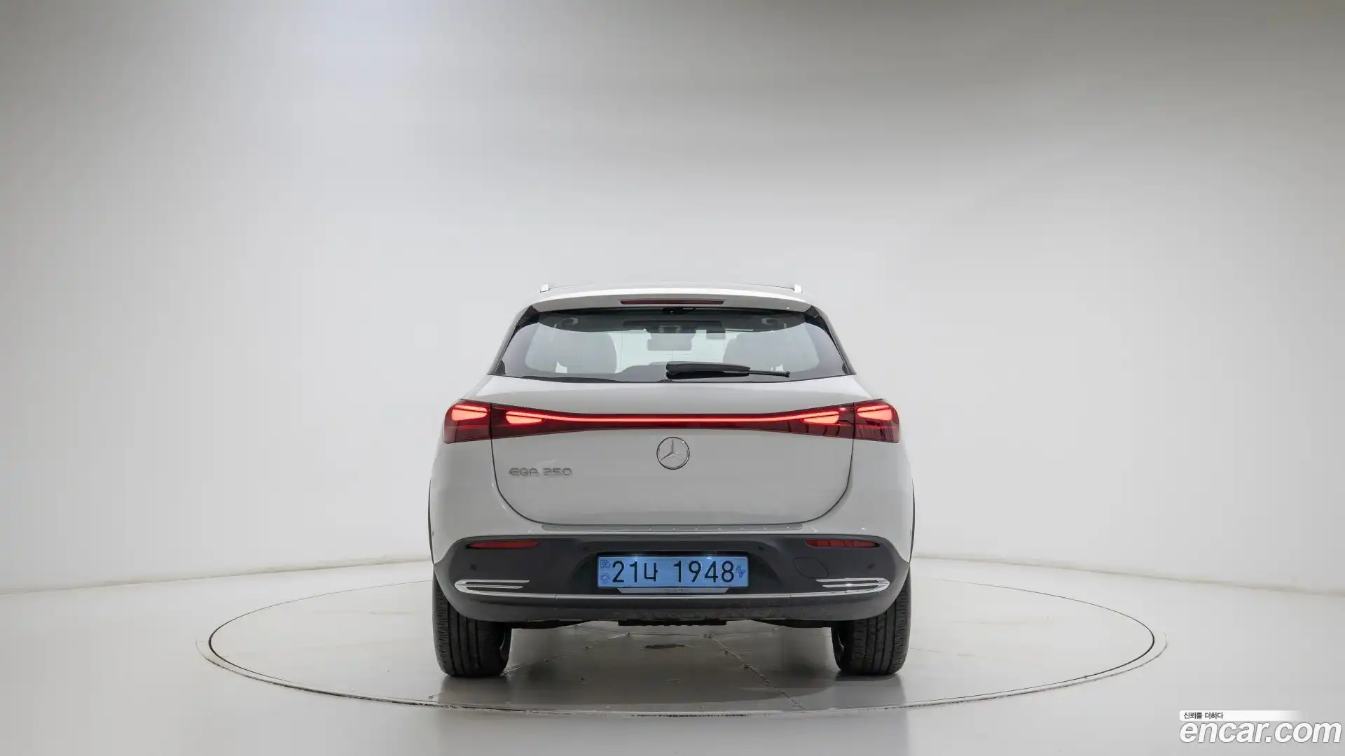 EQA Mercedes-Benz 2025.9-OUTER-004