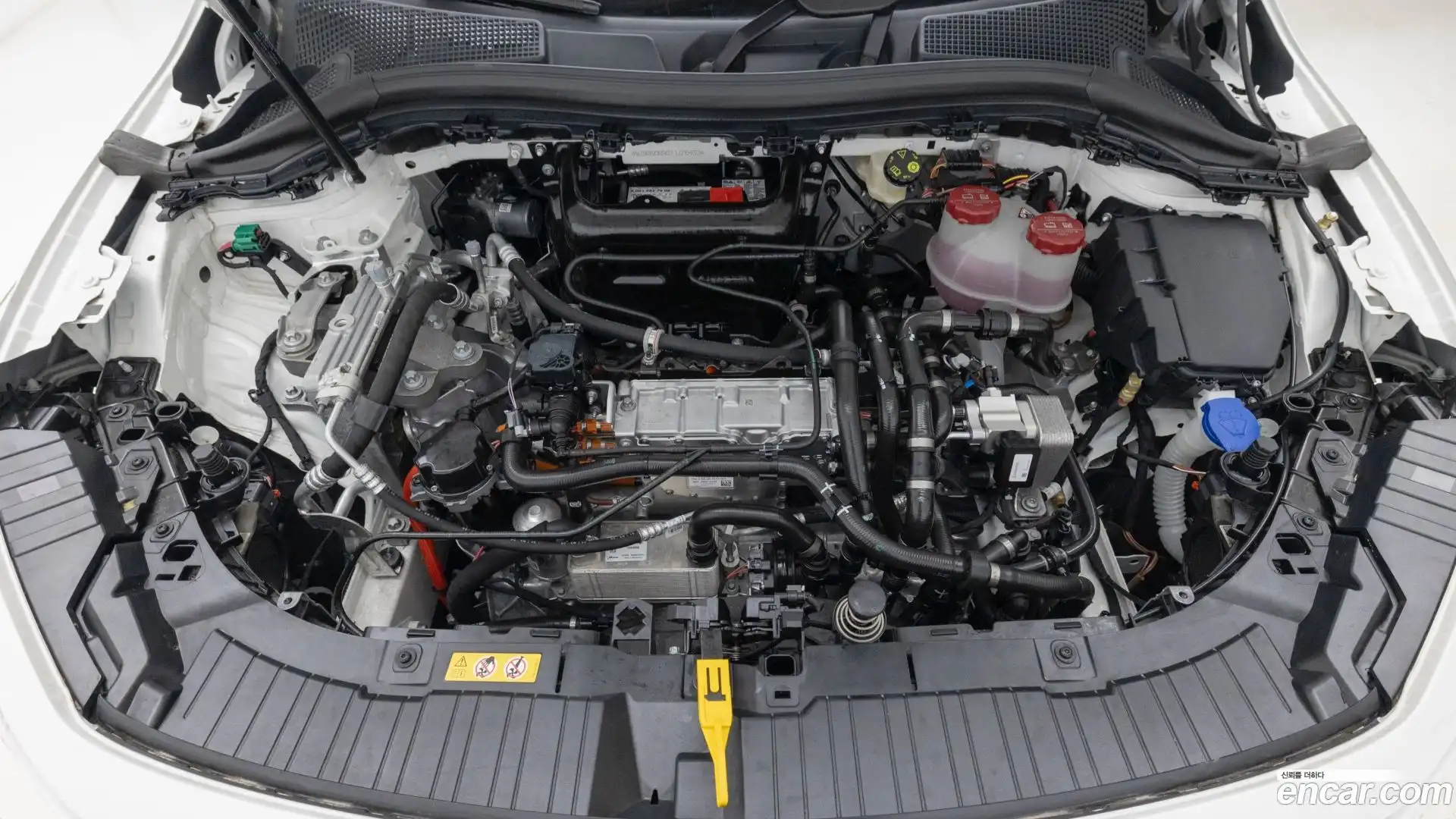 EQA Mercedes-Benz 2025.9-OUTER-006
