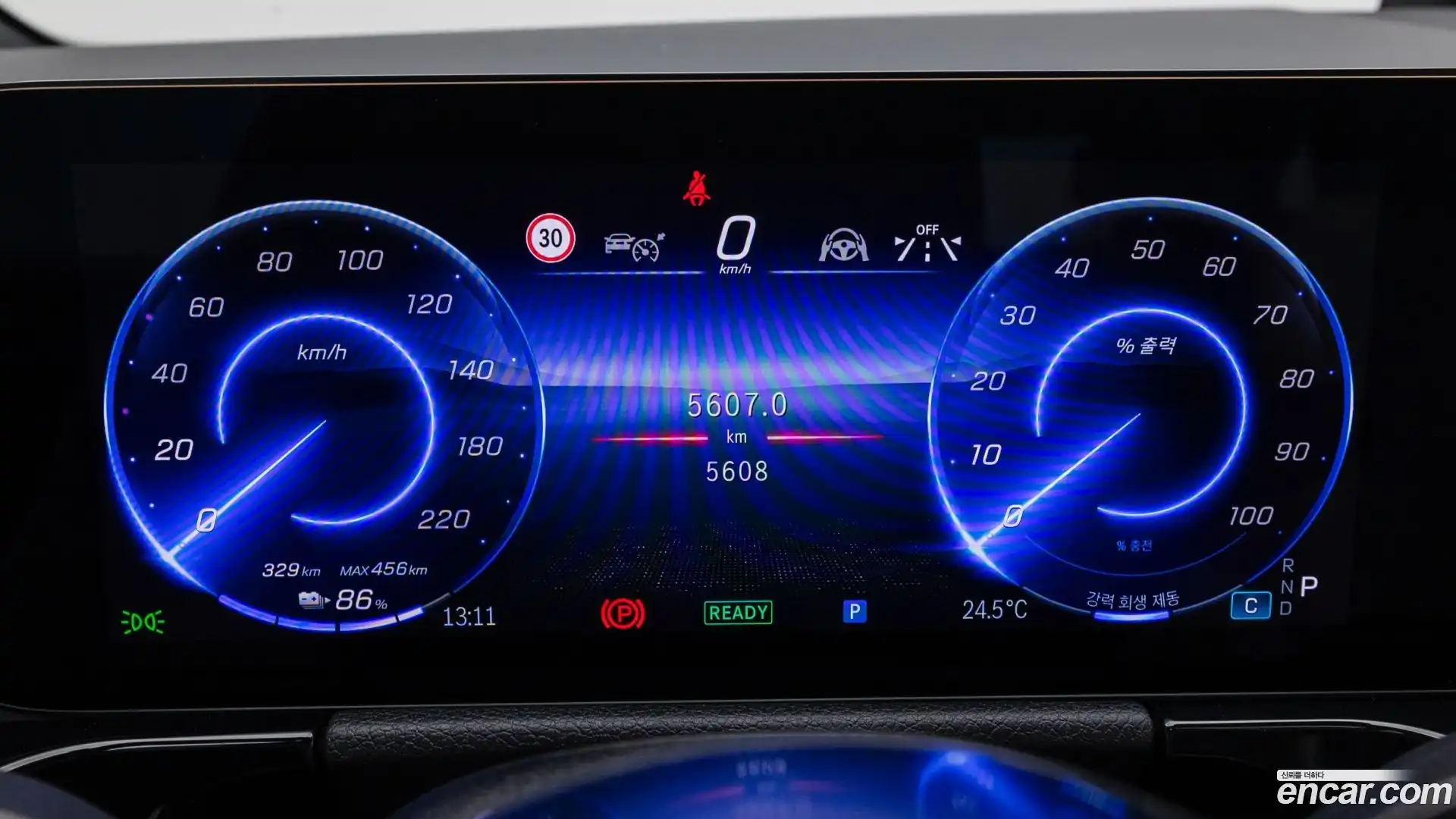 EQA Mercedes-Benz 2025.9-INNER-008