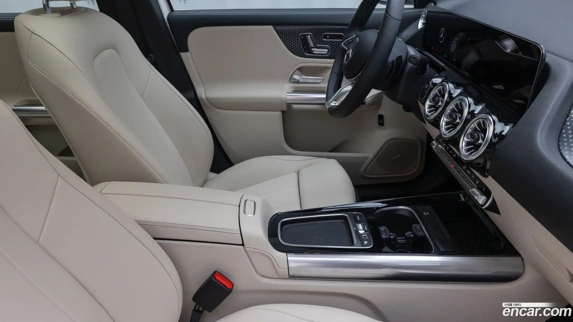EQA Mercedes-Benz 2025.9-INNER-009