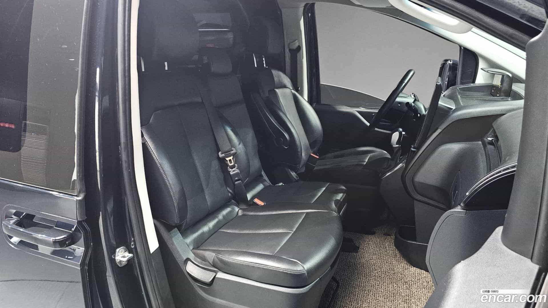 Staria Hyundai 2022.9-OPTION-015