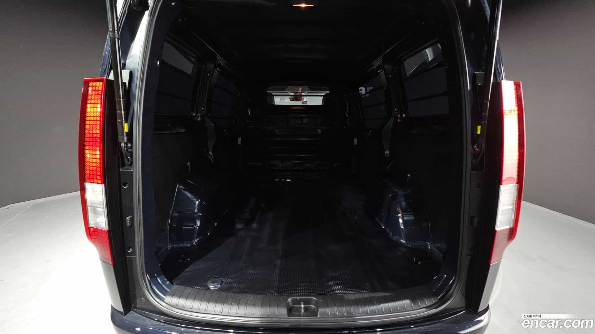 Staria Hyundai 2022.9-OPTION-024