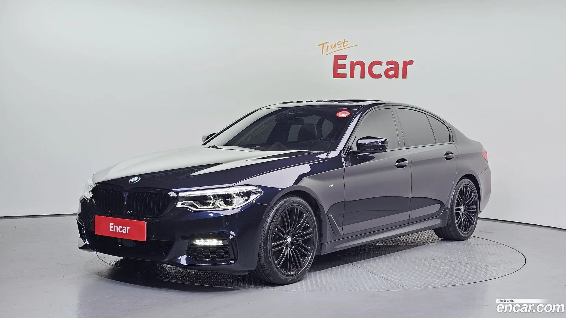 Main__Slider__Photo:5-Series BMW 2019.4-0