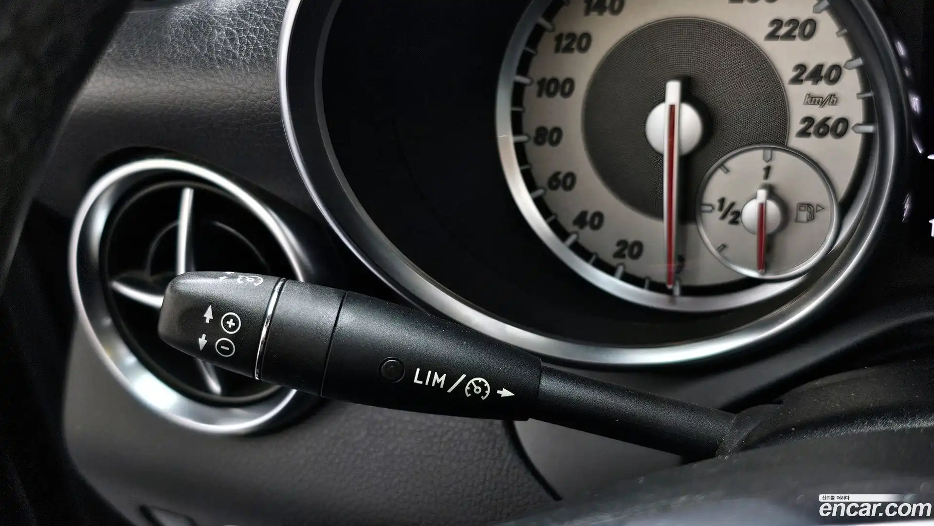 SLK-Class Mercedes-Benz 2012.4-OPTION-020